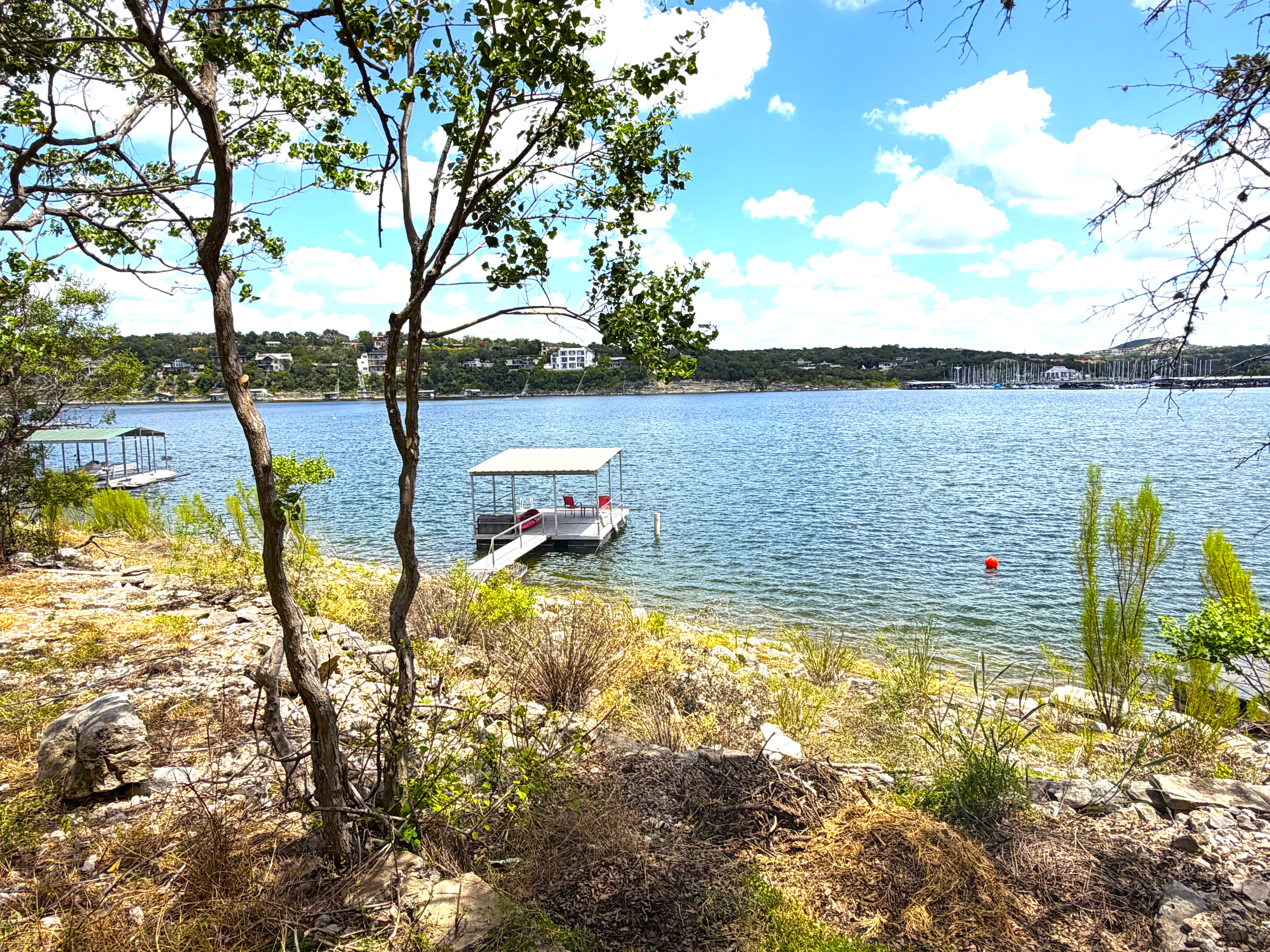  JUST LISTED - Charming lakefront retreat on Lake Travis - 物件實景