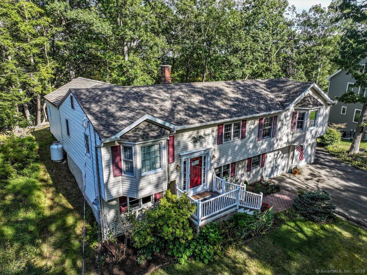 New Milford, Connecticut, 06776, United States, 3 Bedrooms Bedrooms, ,3 BathroomsBathrooms,Residential,For Sale,1948019