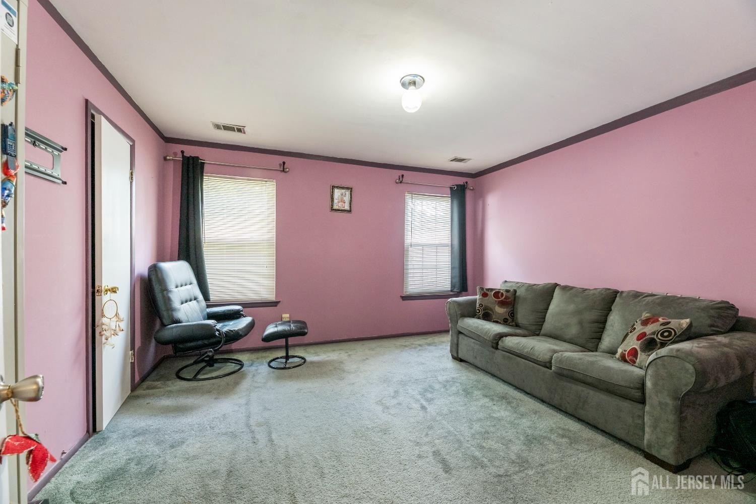 Edison, New Jersey, 08820, United States, 4 Bedrooms Bedrooms, ,2 BathroomsBathrooms,Residential,For Sale,1921725