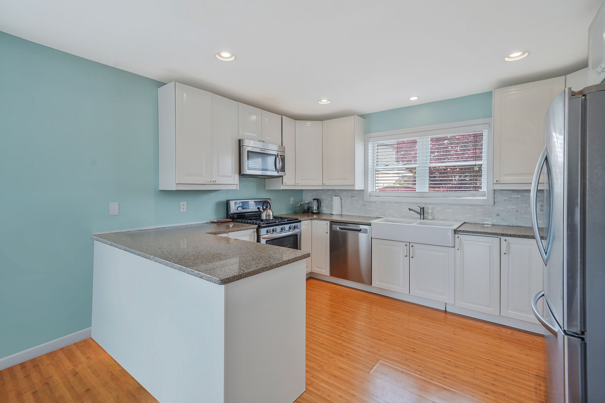 Patchogue, New York, 11772, United States, 2 Bedrooms Bedrooms, ,2 BathroomsBathrooms,Residential,For Sale,2049279