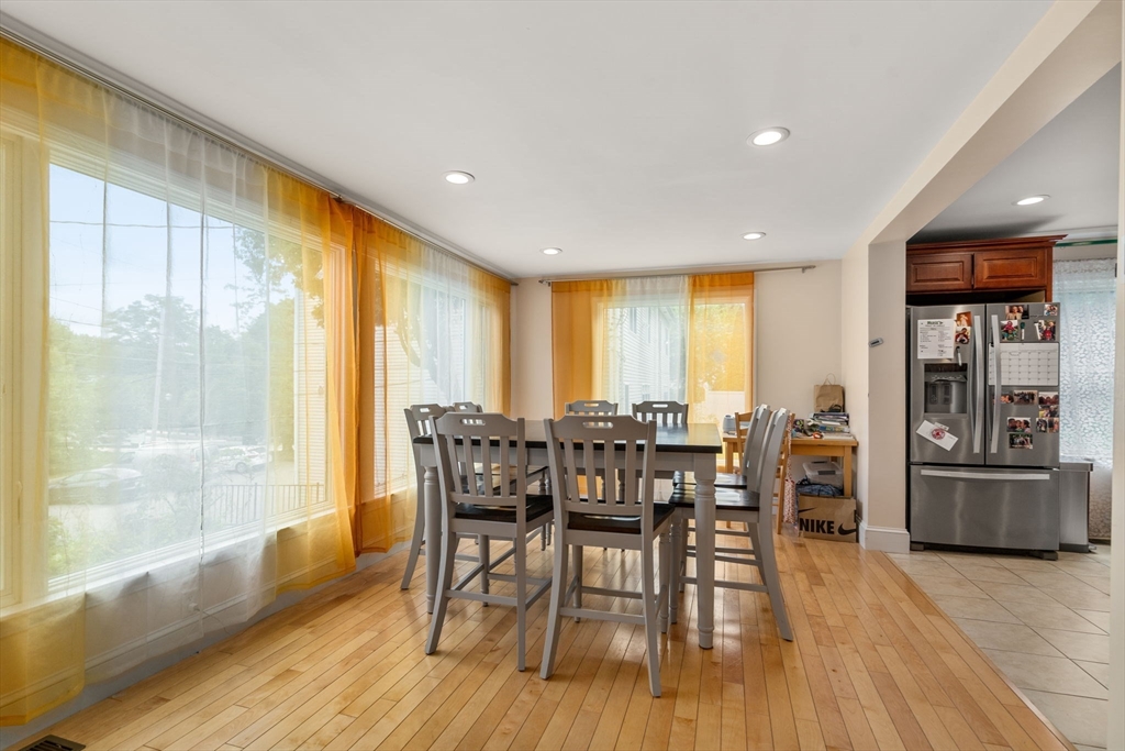 Needham, Massachusetts, 02494, United States, 4 Bedrooms Bedrooms, ,6 BathroomsBathrooms,Residential,For Sale,1995661