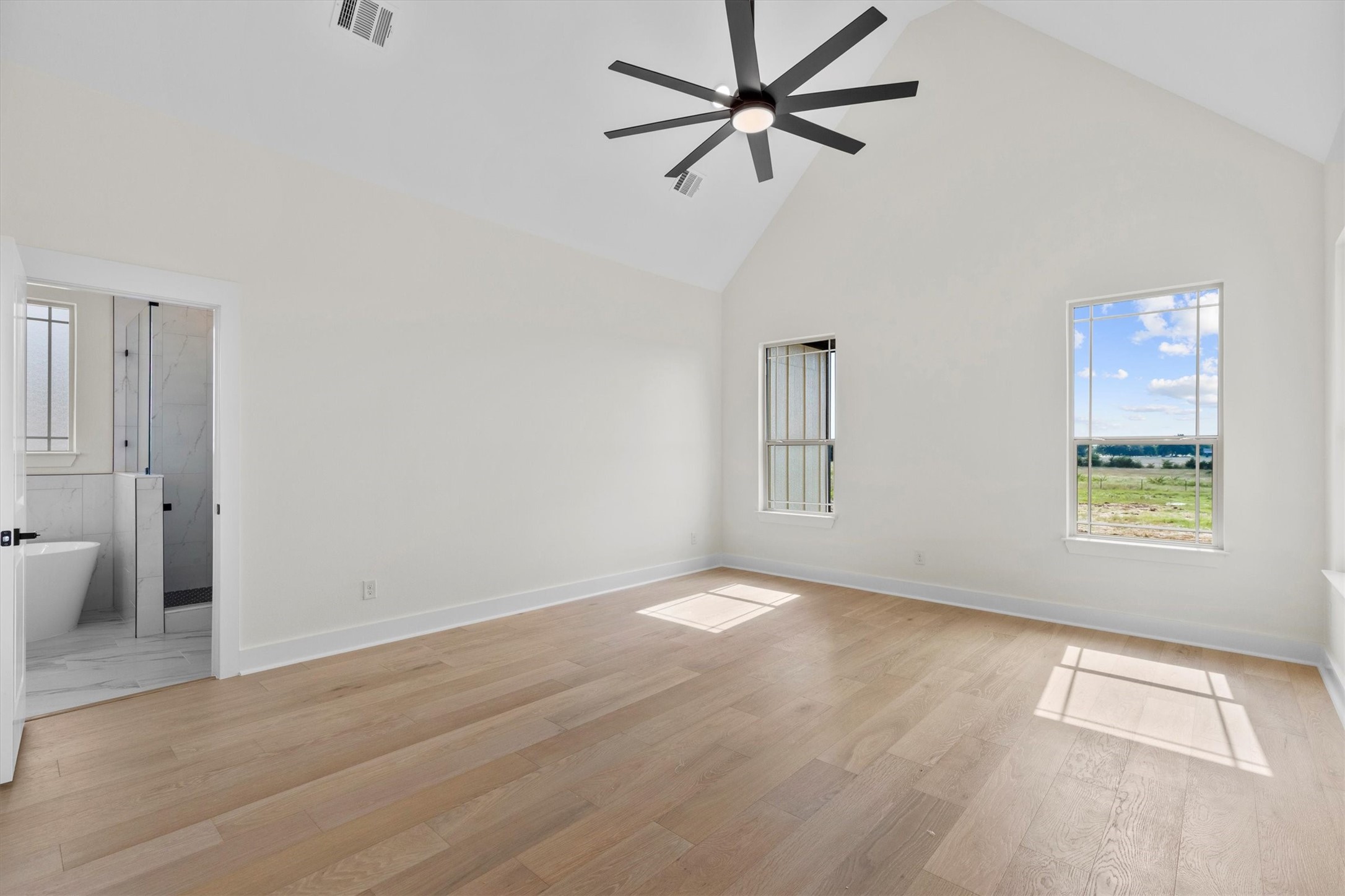 Whitesboro, Texas, 76273, United States, 4 Bedrooms Bedrooms, ,4 BathroomsBathrooms,Residential,For Sale,1848592