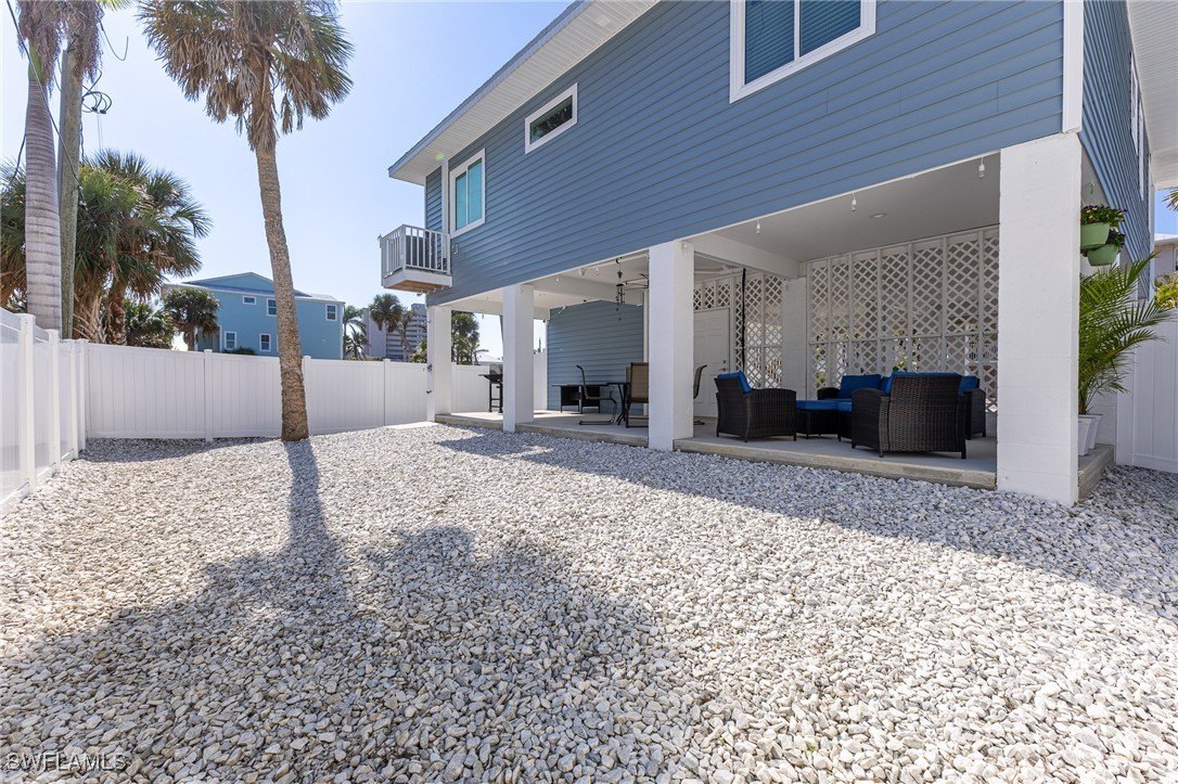 Fort Myers Beach, Florida, 33931, United States, 3 Bedrooms Bedrooms, ,2 BathroomsBathrooms,Residential,For Sale,1895274