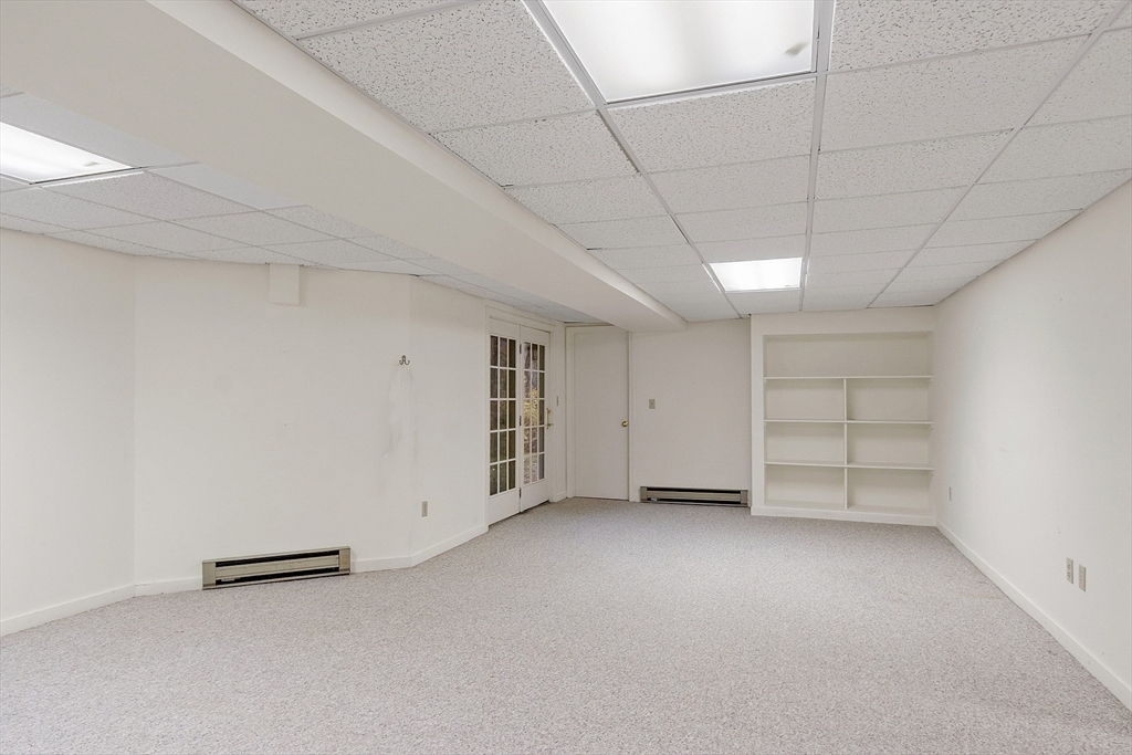 Worcester, Massachusetts, 01609, United States, 3 Bedrooms Bedrooms, ,4 BathroomsBathrooms,Residential,For Sale,1987815