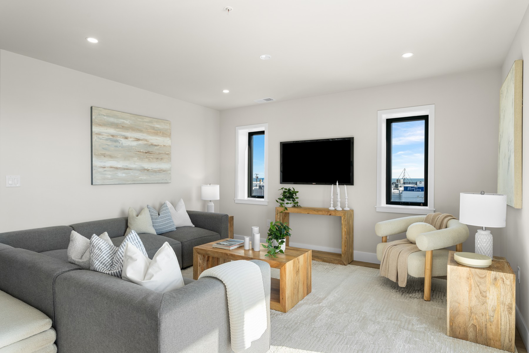  323 E Oak Avenue Unit 201 - 物件實景