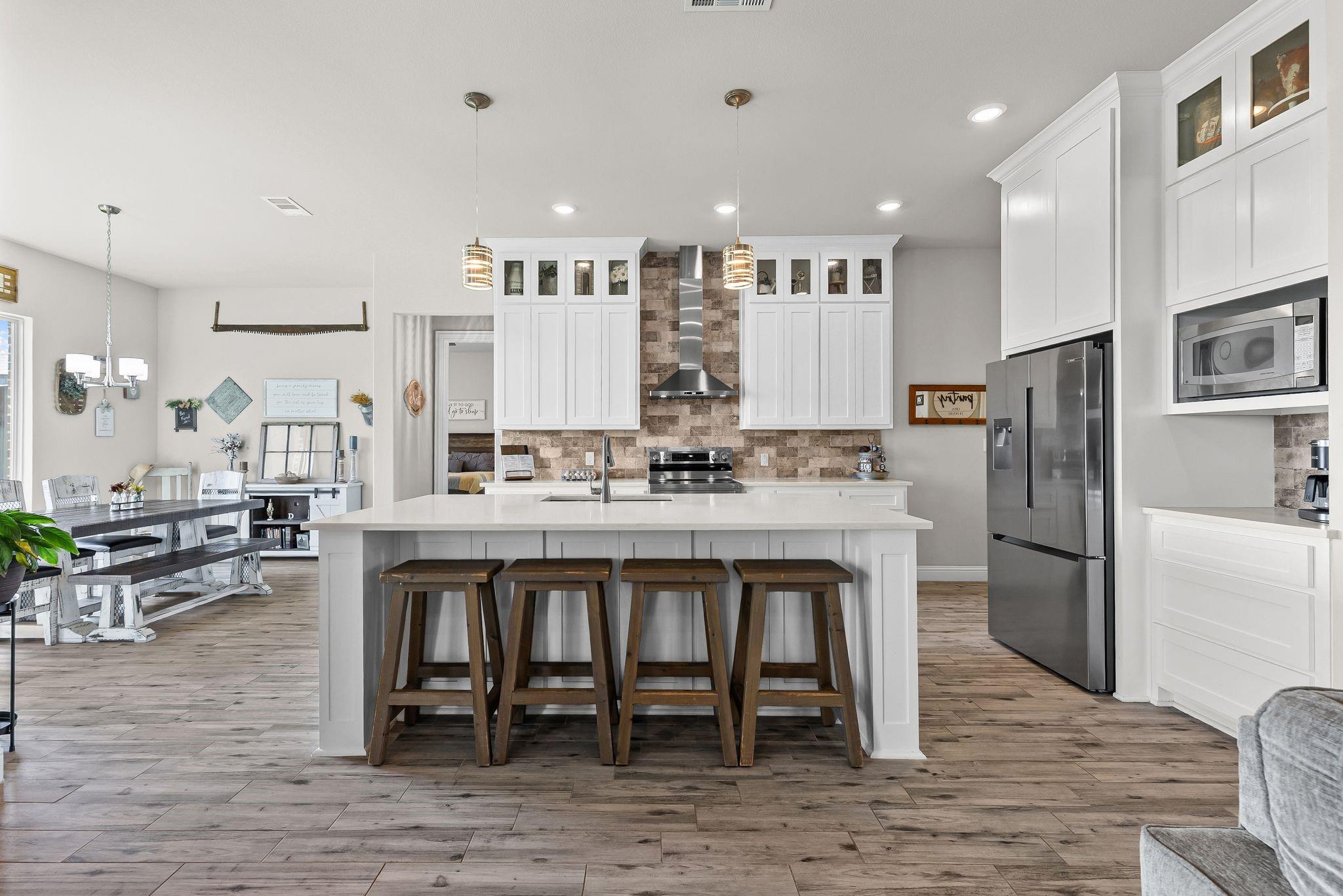 Leonard, Texas, 75452, United States, 4 Bedrooms Bedrooms, ,3 BathroomsBathrooms,Residential,For Sale,1980079