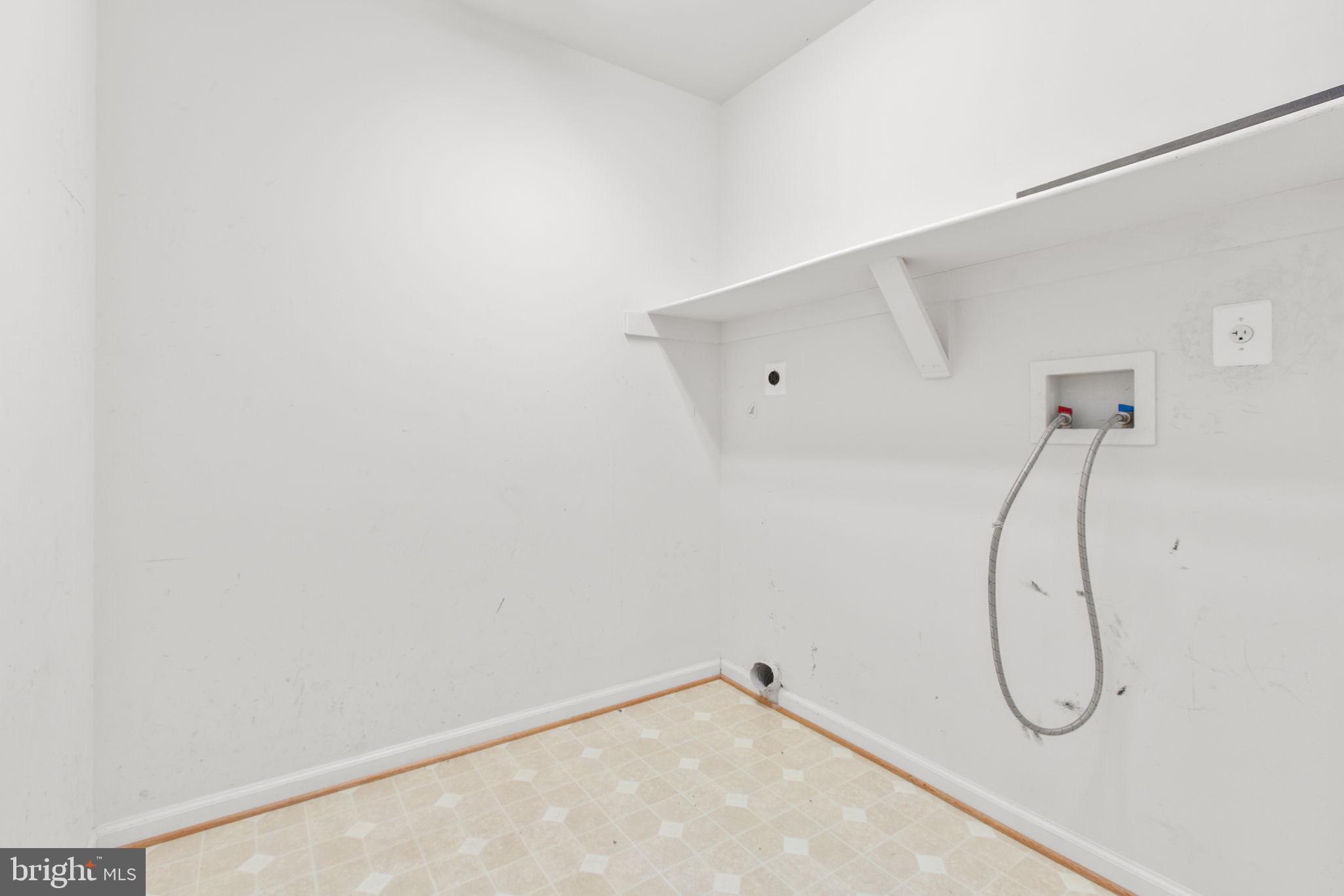 Fredericksburg, Virginia, 22406, United States, 4 Bedrooms Bedrooms, ,4 BathroomsBathrooms,Residential,For Sale,1976567