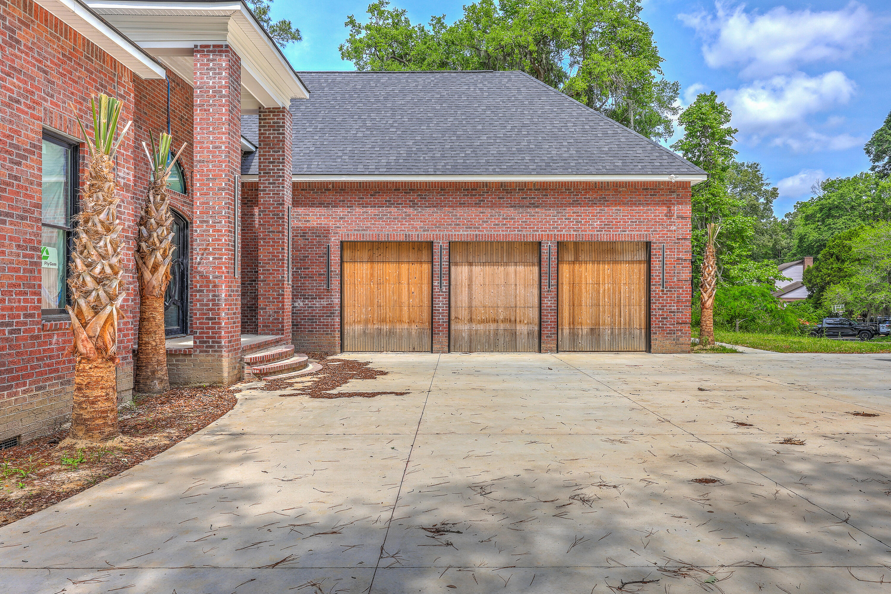 Summerville, South Carolina, 29485, United States, 5 Bedrooms Bedrooms, ,6 BathroomsBathrooms,Residential,For Sale,1977326