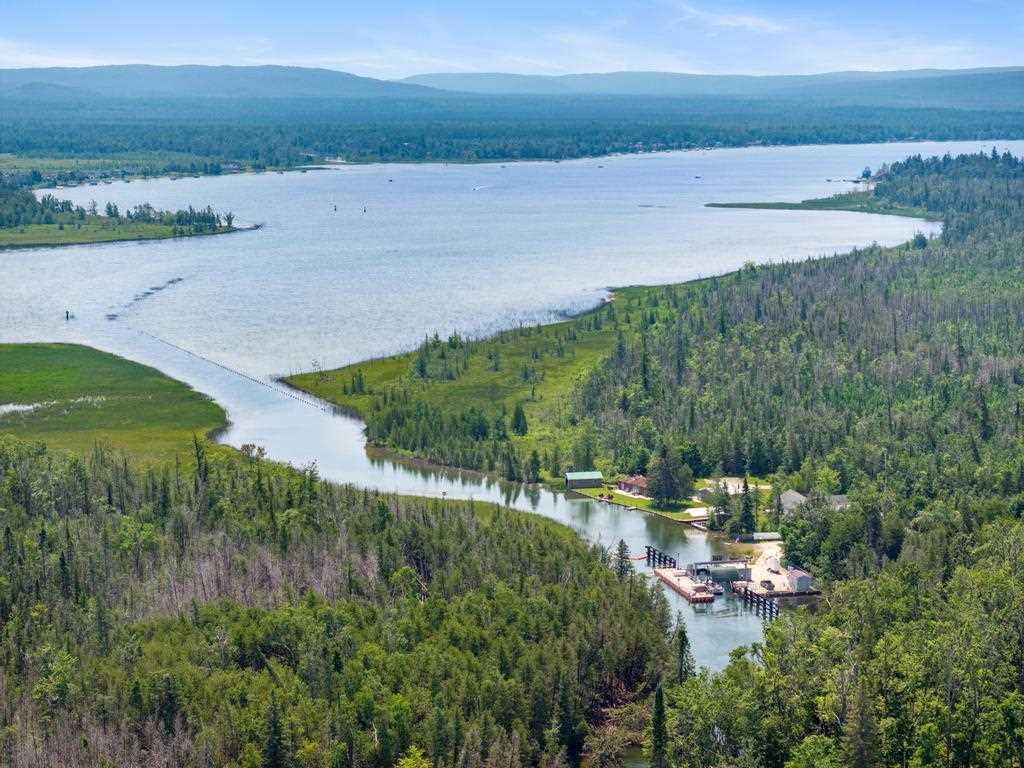 Alanson, Michigan, 49706, United States, 5 Bedrooms Bedrooms, ,3 BathroomsBathrooms,Residential,For Sale,1876087