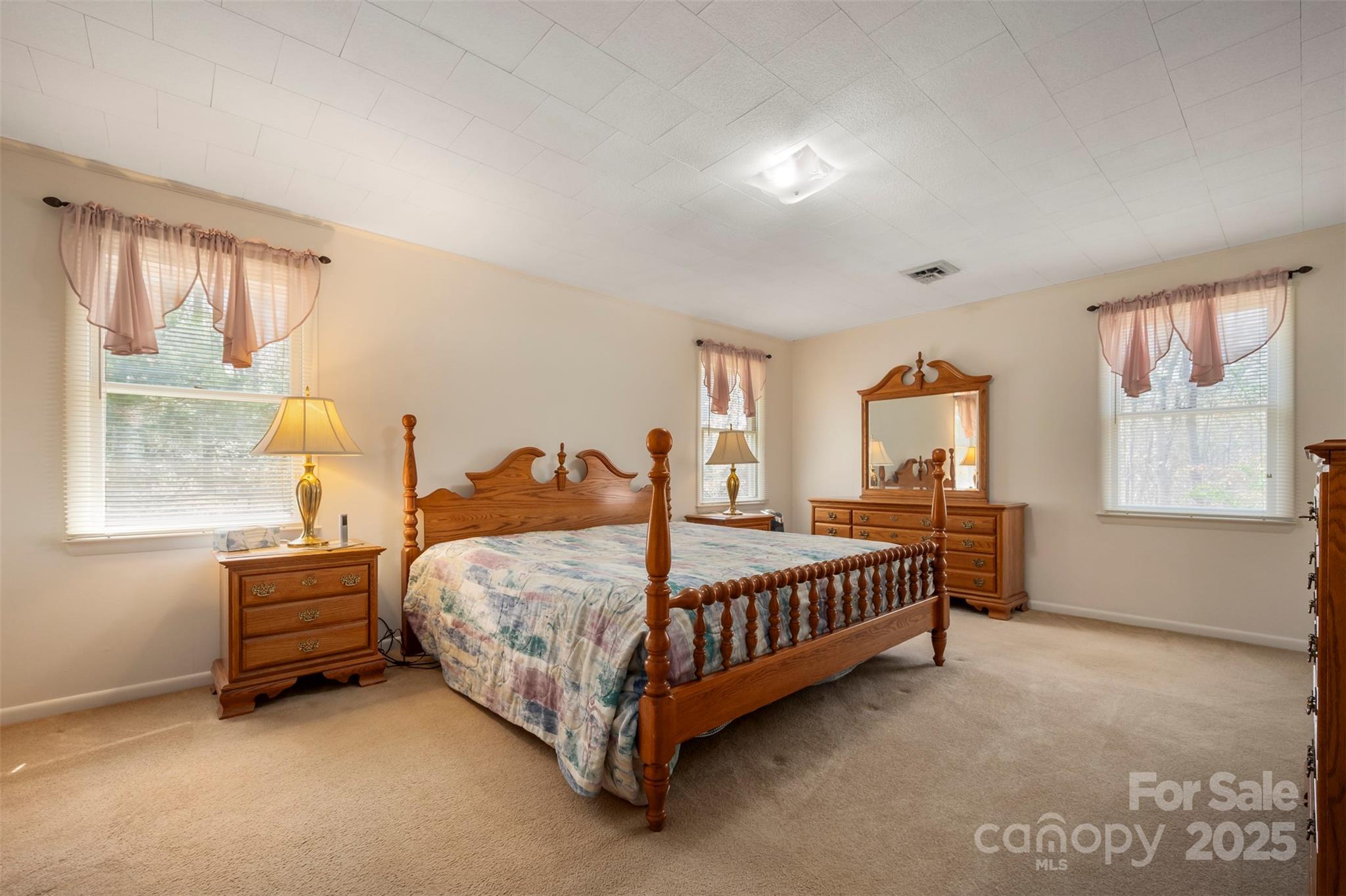 Rutherfordton, North Carolina, 28139, United States, 3 Bedrooms Bedrooms, ,2 BathroomsBathrooms,Residential,For Sale,1932677