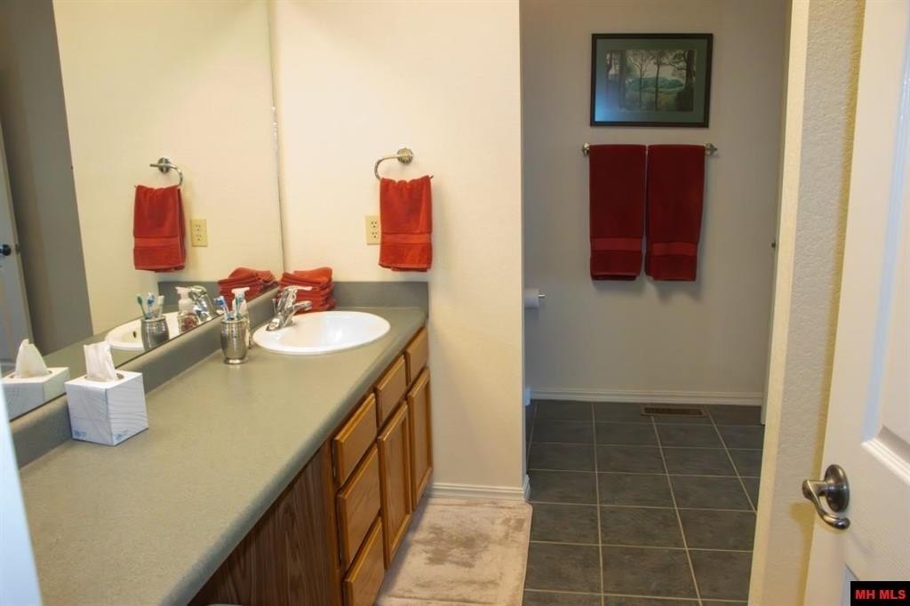 Mountain Home, Arkansas, 72653, United States, 1 Bedroom Bedrooms, ,1 BathroomBathrooms,Residential,For Sale,1974549