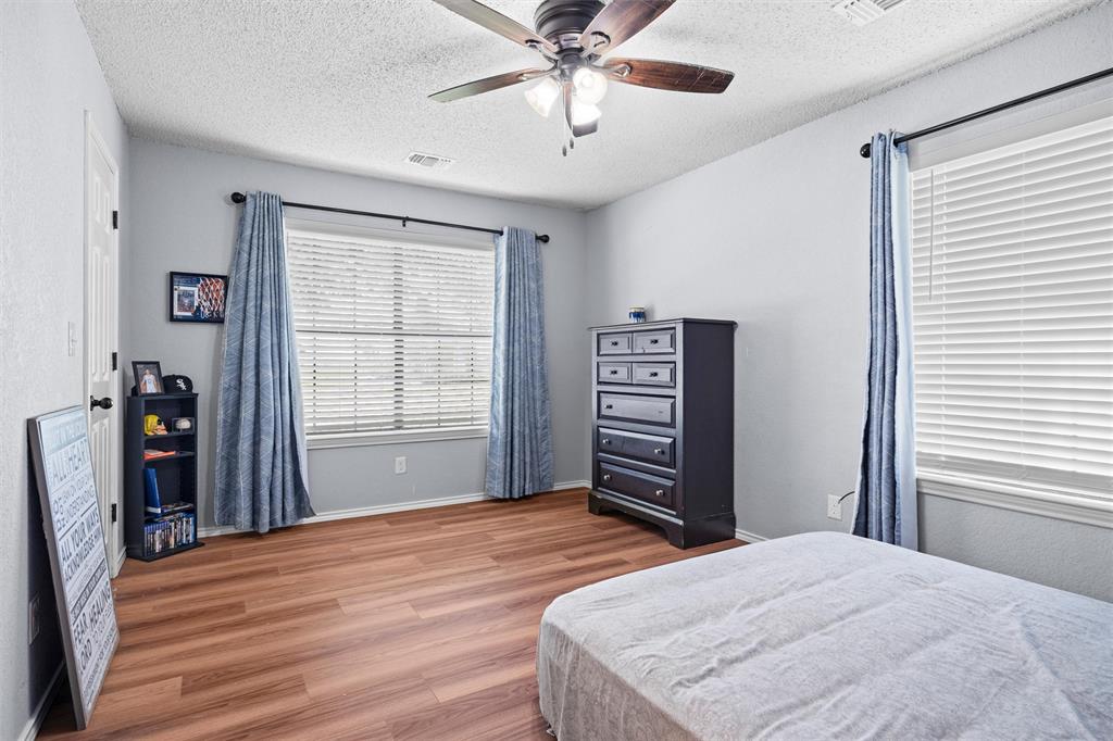 Whitney, Texas, 76692, United States, 4 Bedrooms Bedrooms, ,3 BathroomsBathrooms,Residential,For Sale,1890428