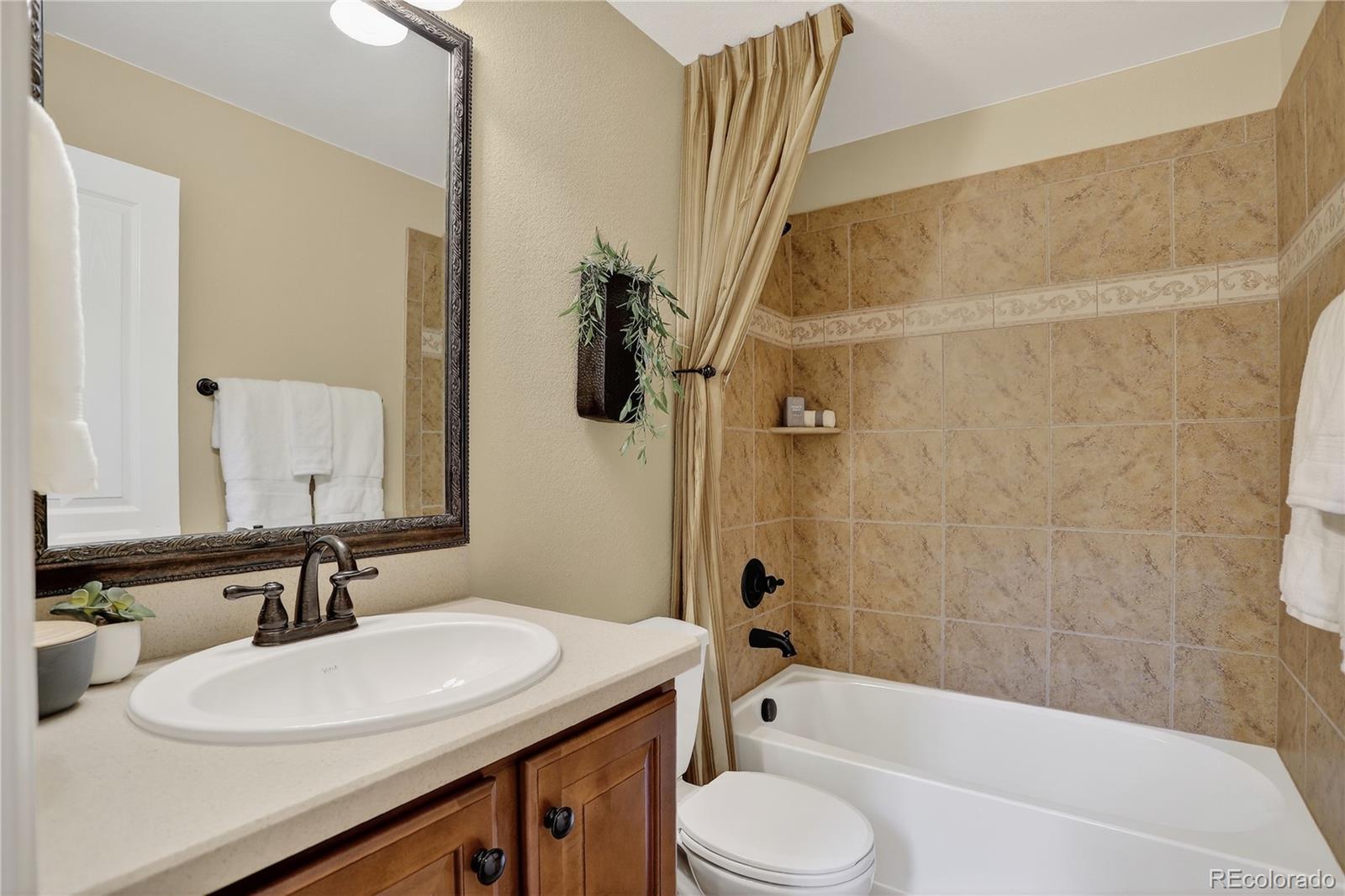 Highlands Ranch, Colorado, 80126, United States, 2 Bedrooms Bedrooms, ,3 BathroomsBathrooms,Residential,For Sale,1818282