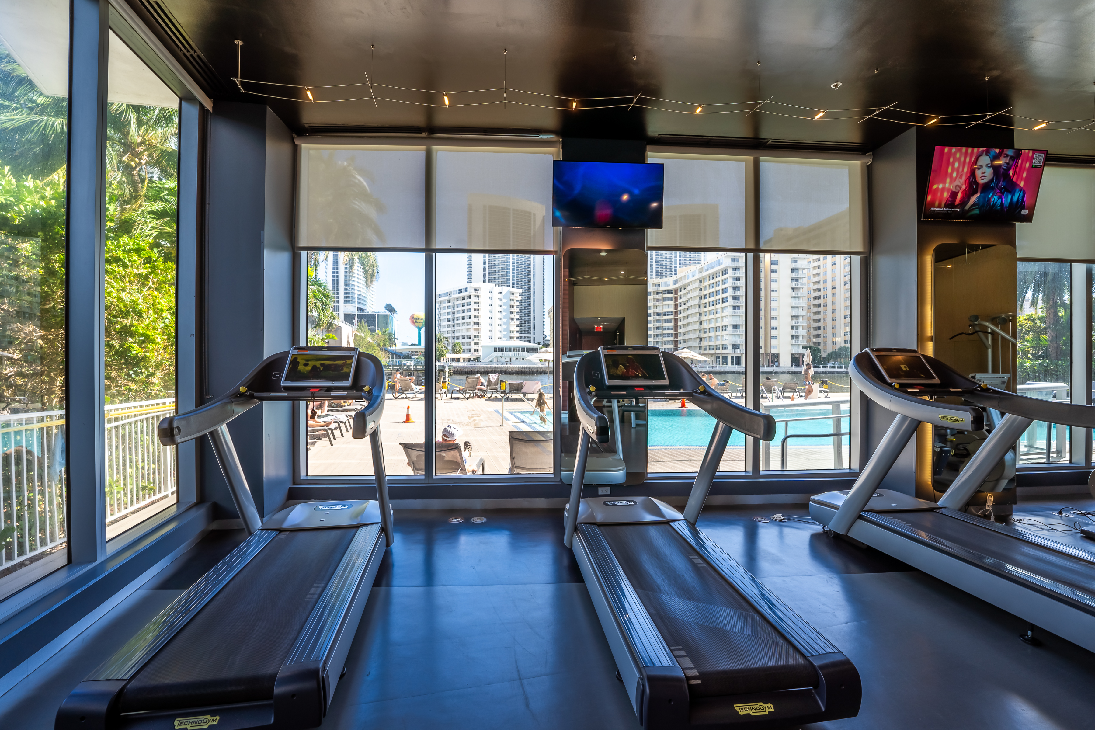  2602 E Hallandale Beach Blvd, Hallandale Beach, FL, 33009 - 物件實景