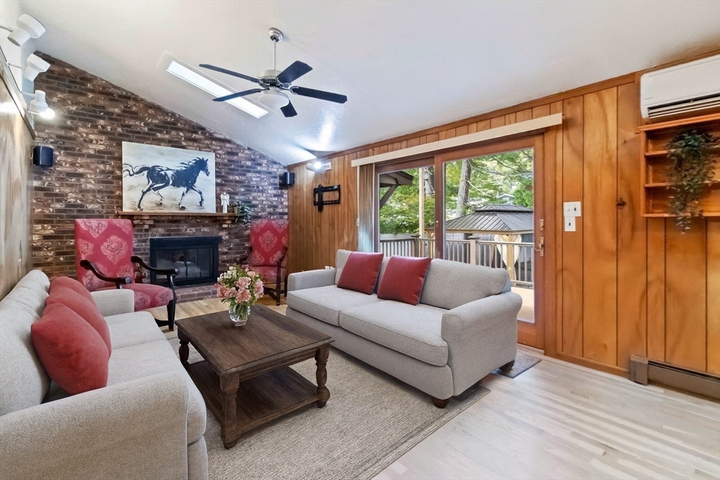 Natick, Massachusetts, 01760, United States, 4 Bedrooms Bedrooms, ,4 BathroomsBathrooms,Residential,For Sale,1950853