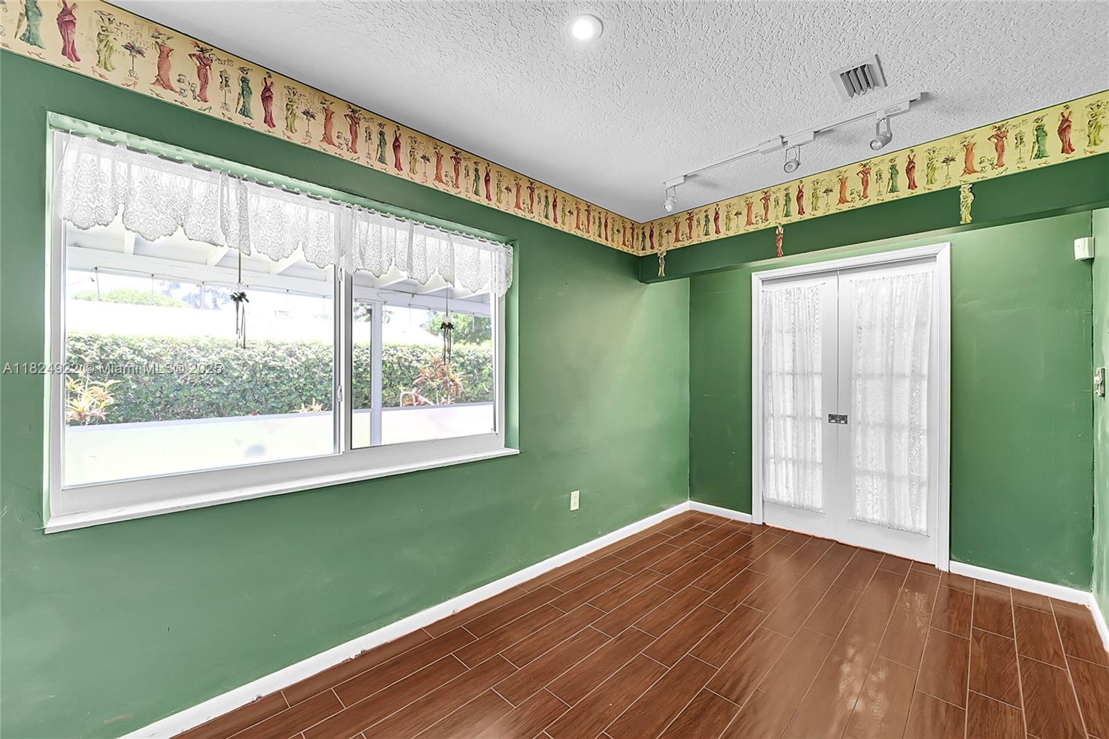 Coral Springs, Florida, 33065, United States, 4 Bedrooms Bedrooms, ,2 BathroomsBathrooms,Residential,For Sale,1866379