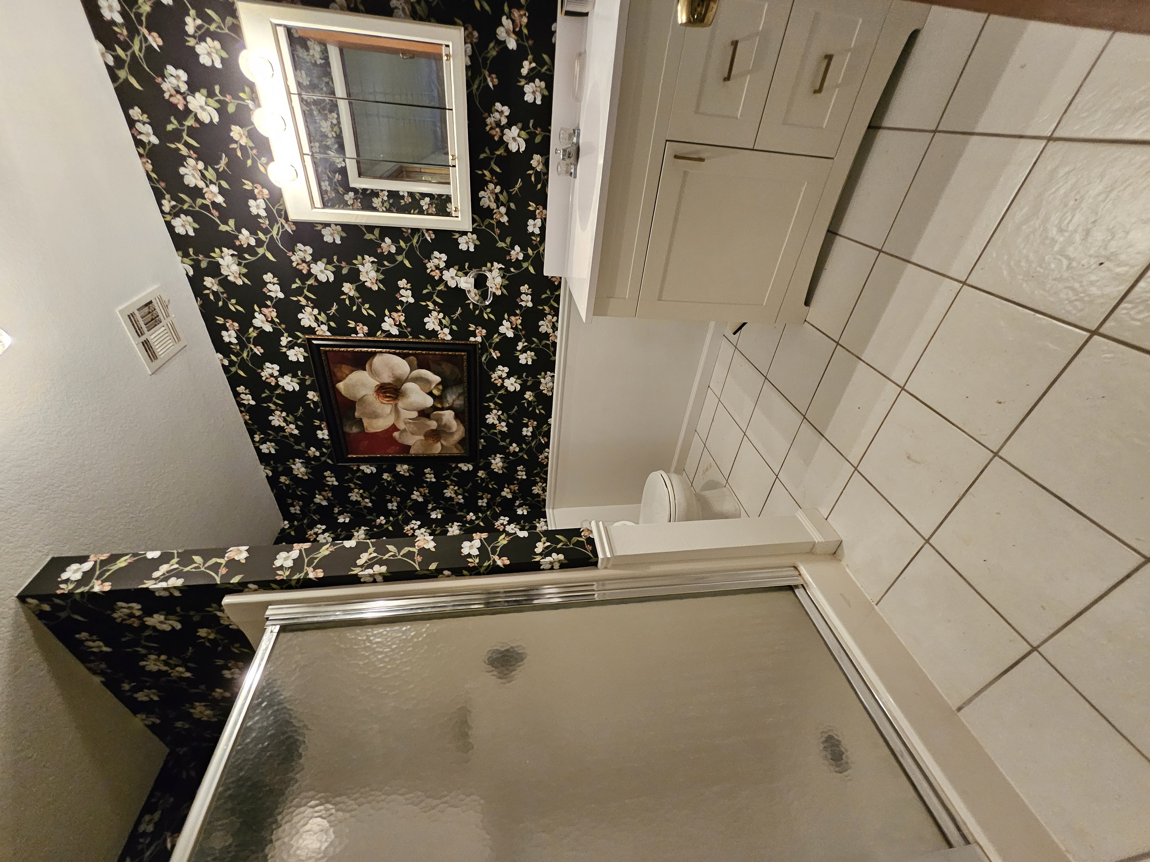 Pierce City, Missouri, 65723, United States, 5 Bedrooms Bedrooms, ,3 BathroomsBathrooms,Residential,For Sale,1975319