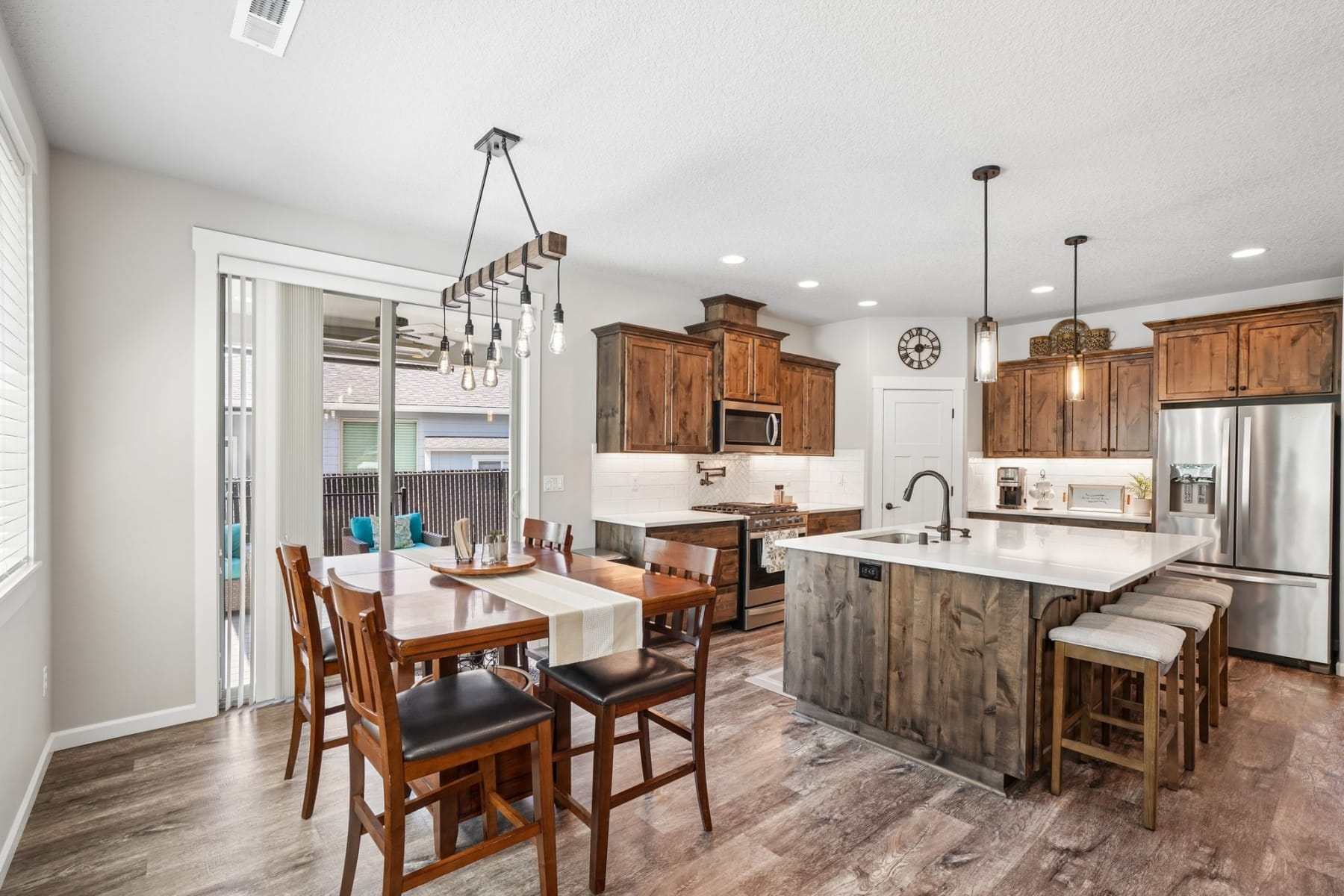  158 ZEPHYR DR Silver Lake, WA 98645 - 物件實景