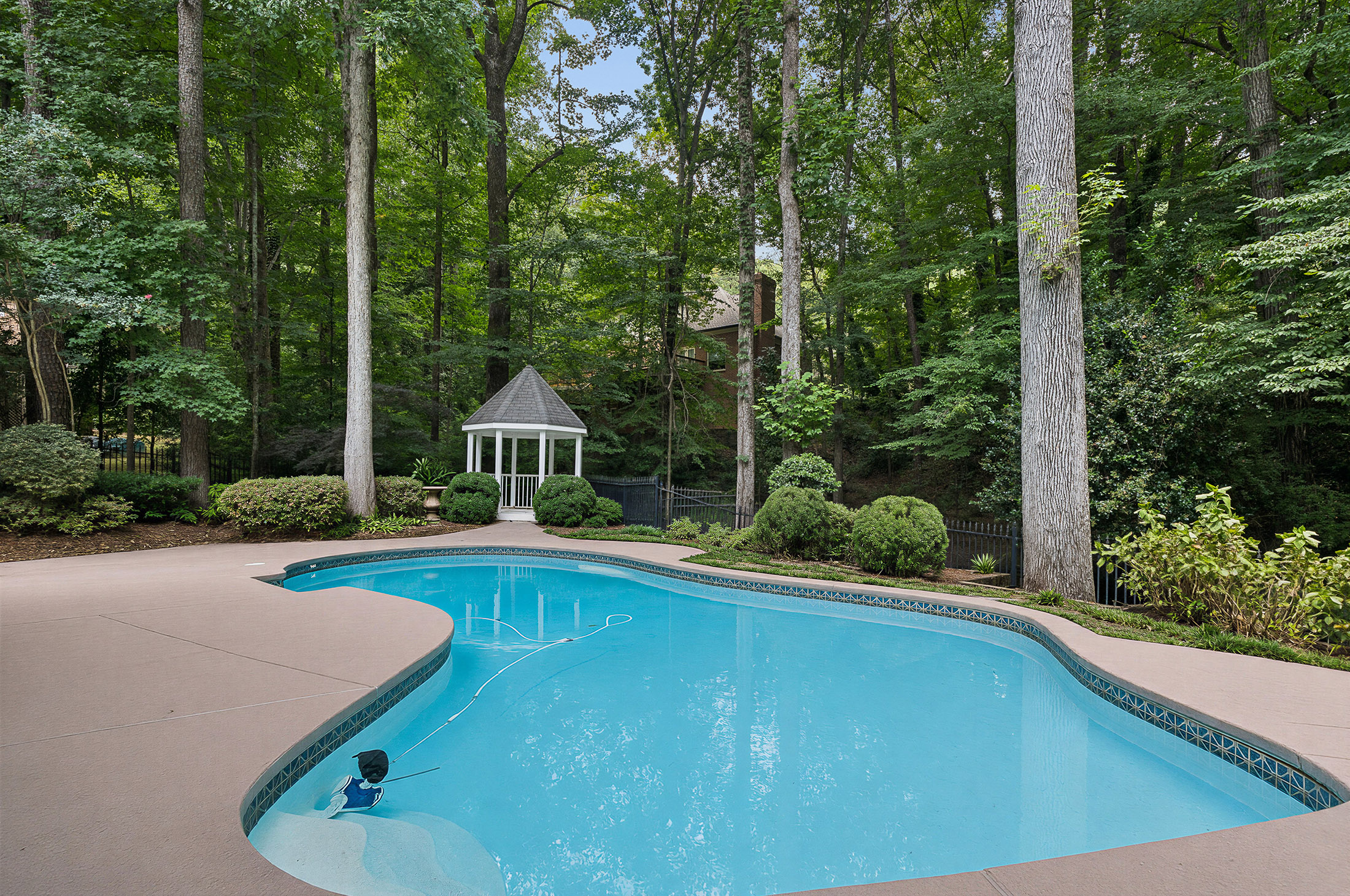  Beautiful Sandy Springs Home Offers Exceptional Space and Flexible Living - 物件實景