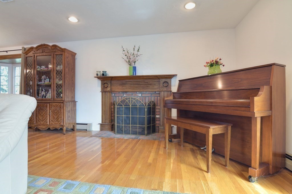 20 Fairview St, Quincy, Massachusetts, 02169, United States, 5 Bedrooms Bedrooms, ,4 BathroomsBathrooms,Residential,For Sale,20 Fairview St,1010542