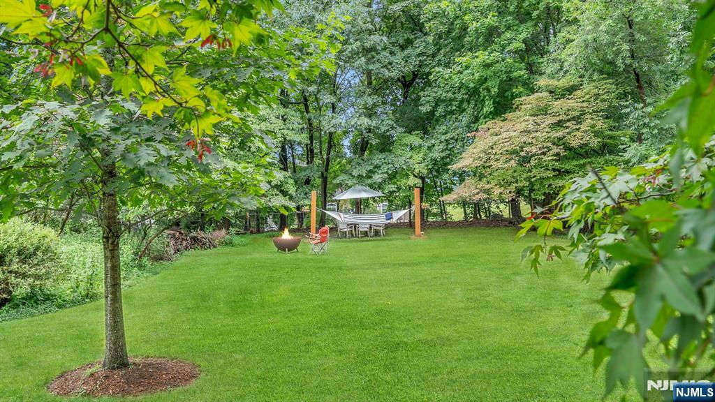 Park Ridge, New Jersey, 07656, United States, 4 Bedrooms Bedrooms, ,3 BathroomsBathrooms,Residential,For Sale,1927365