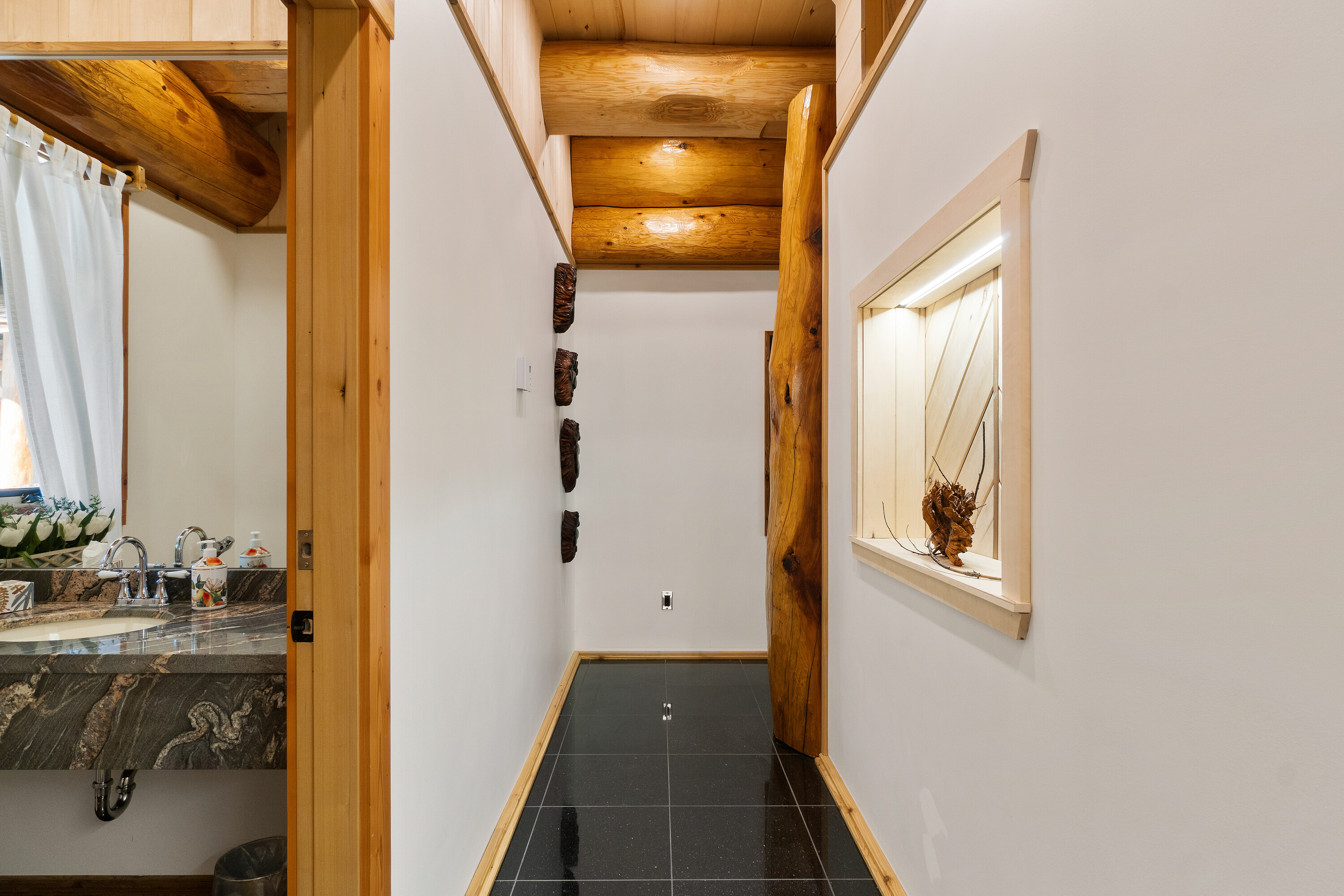  Palatial Riverfront Retreat - 物件實景
