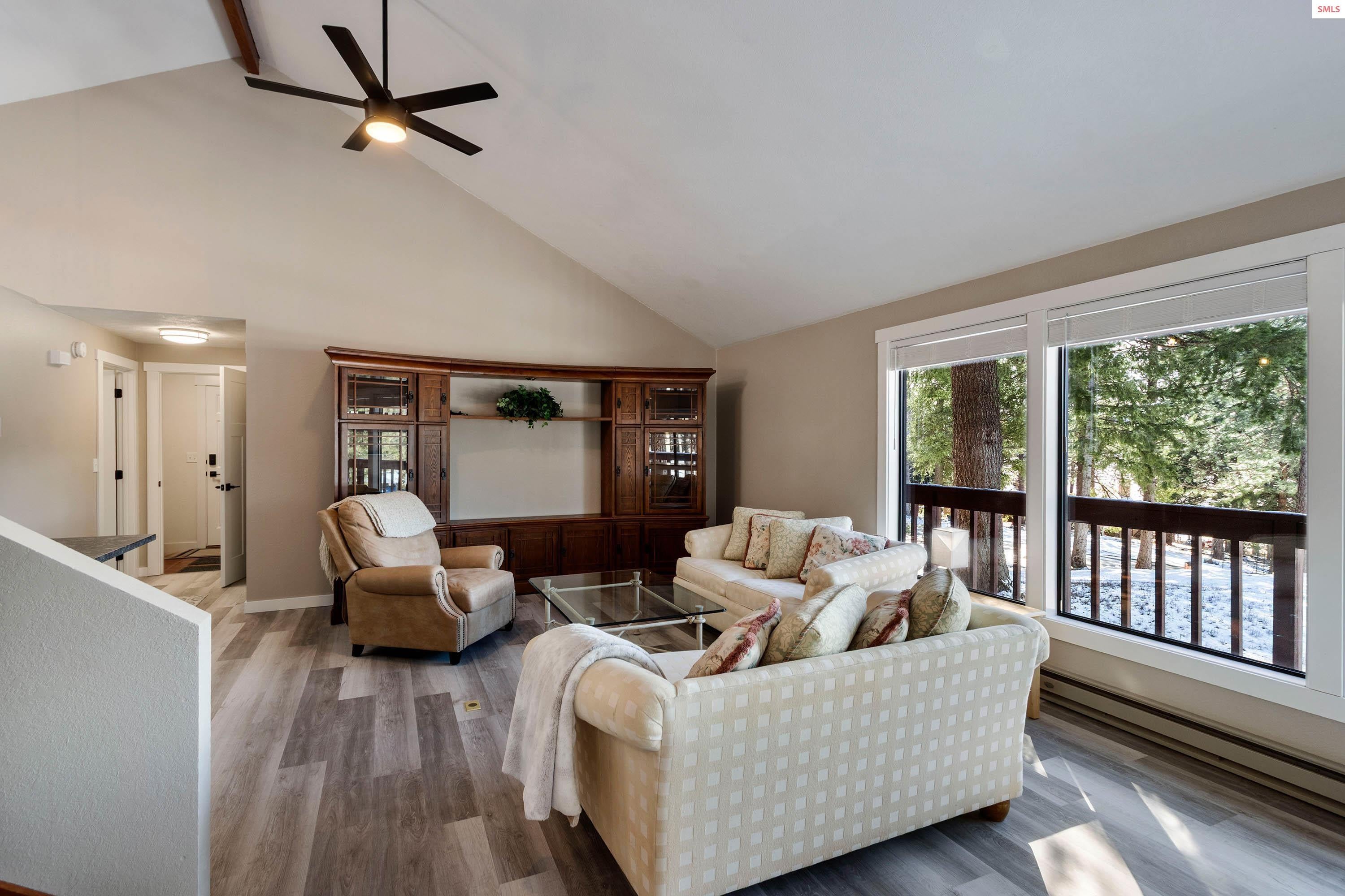 Sagle, Idaho, 83860, United States, 4 Bedrooms Bedrooms, ,2 BathroomsBathrooms,Residential,For Sale,2022483