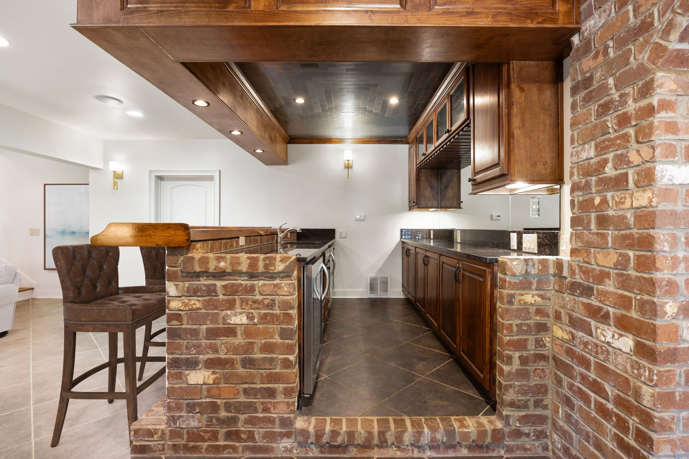  Move-in Ready Home Offers Exceptional Space, Comfort, and Craftsmanship - 物件實景