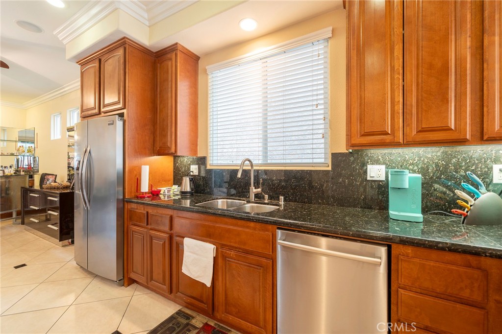 Huntington Beach, California, 92648, United States, 3 Bedrooms Bedrooms, ,4 BathroomsBathrooms,Residential,For Sale,1897780