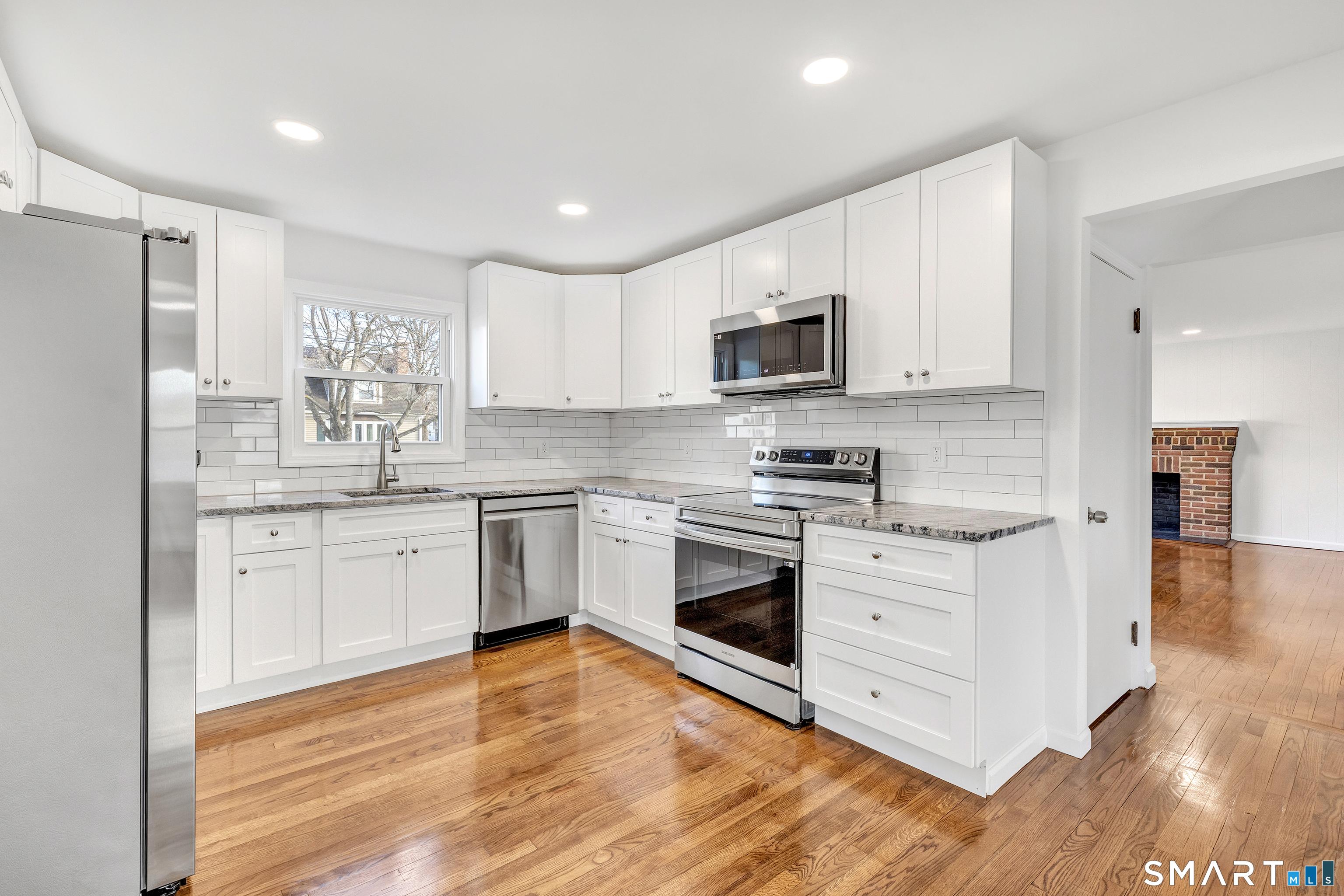 North Haven, Connecticut, 06473, United States, 3 Bedrooms Bedrooms, ,3 BathroomsBathrooms,Residential,For Sale,2011672