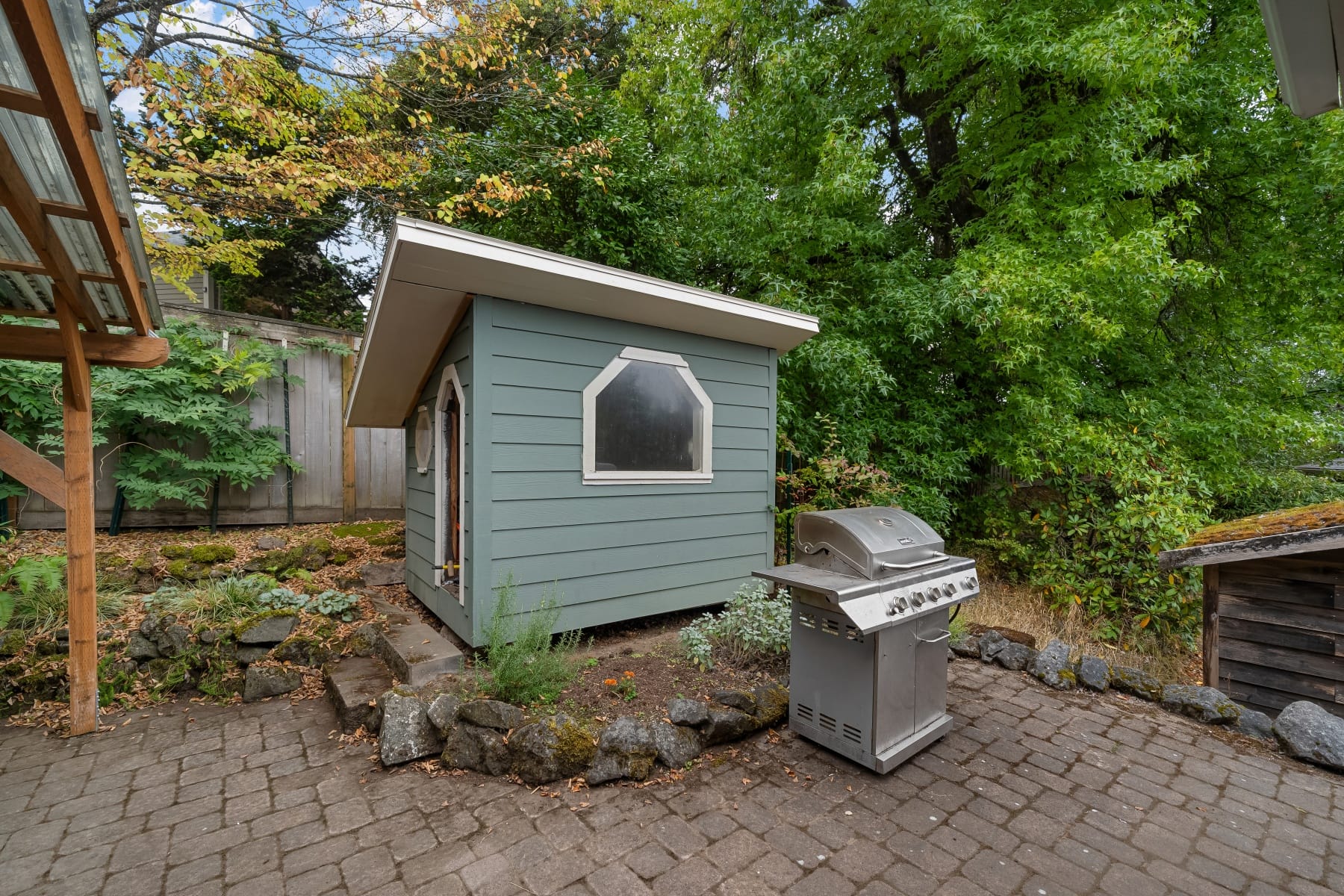  7855 SW 6TH AVE Portland, OR 97219 - 物件實景