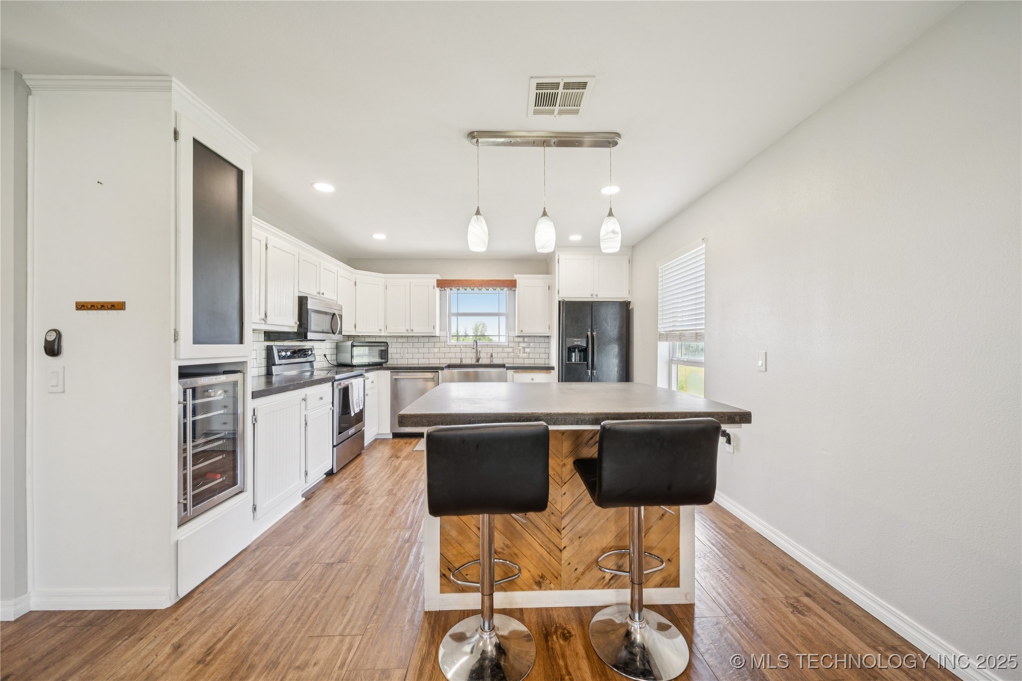 Inola, Oklahoma, 74036, United States, 3 Bedrooms Bedrooms, ,2 BathroomsBathrooms,Residential,For Sale,1848585