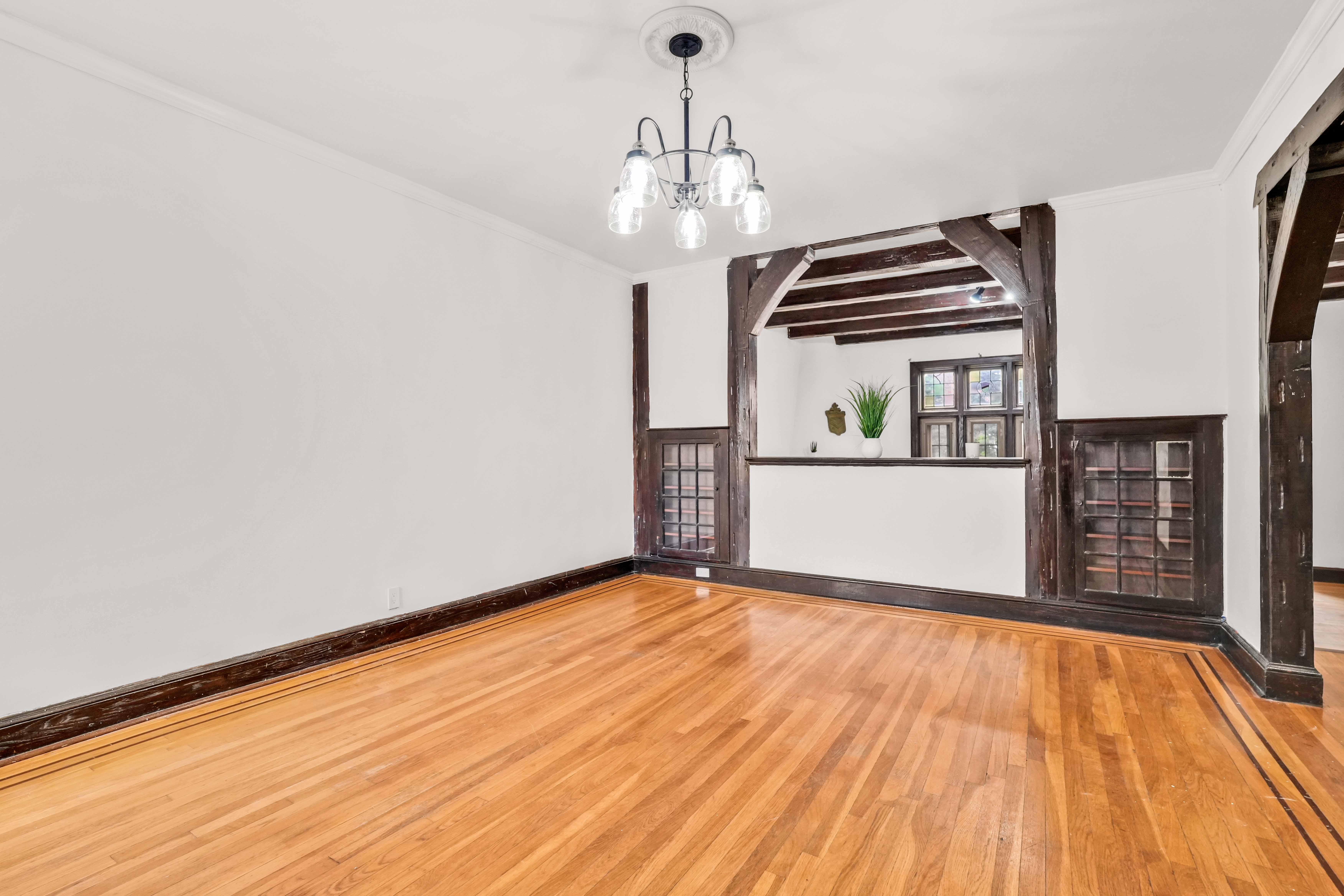 Laurelton, New York, 11413, United States, 3 Bedrooms Bedrooms, ,4 BathroomsBathrooms,Residential,For Sale,1944975