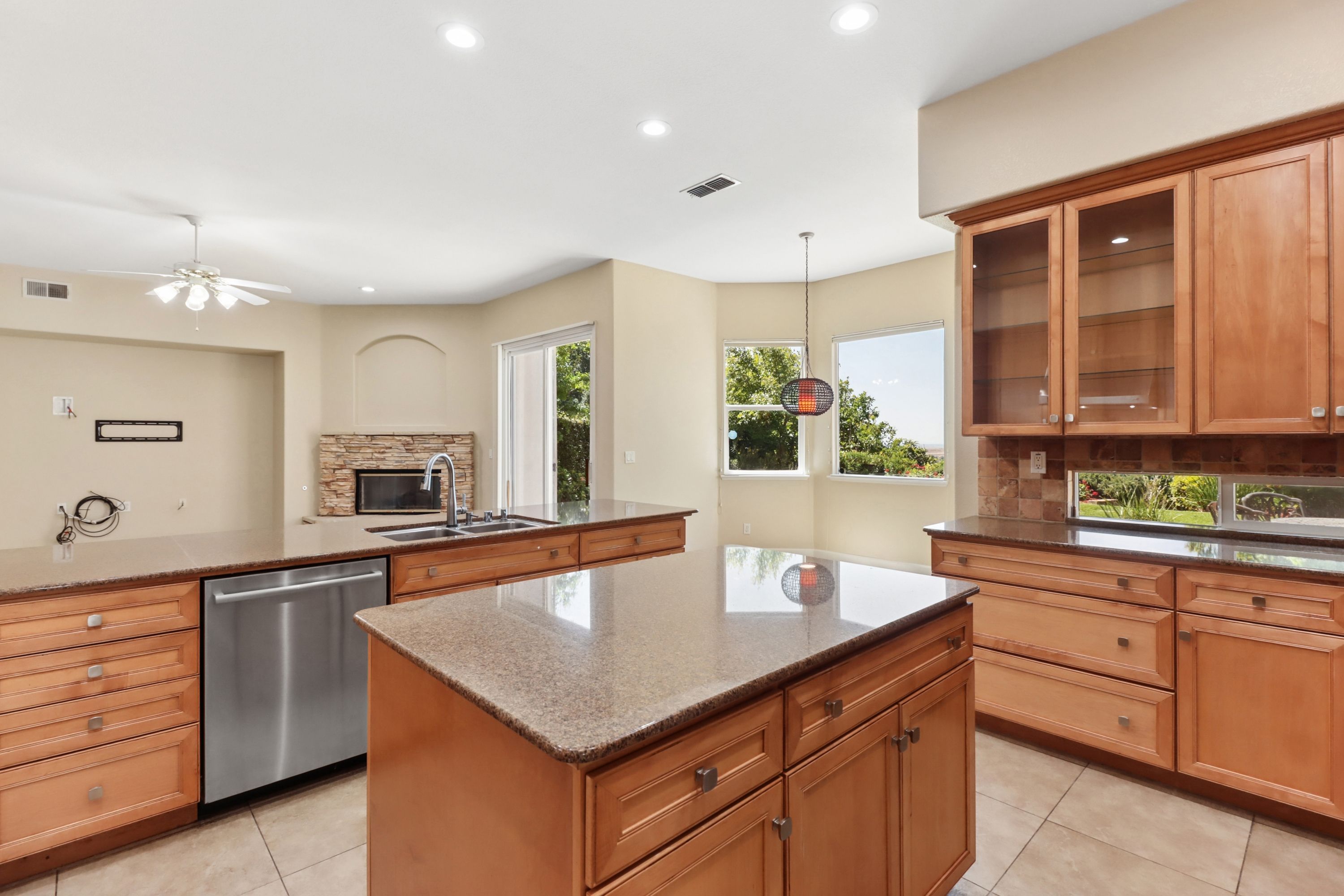  1294 Souza Drive, El Dorado Hills, CA 95762 - 物件實景
