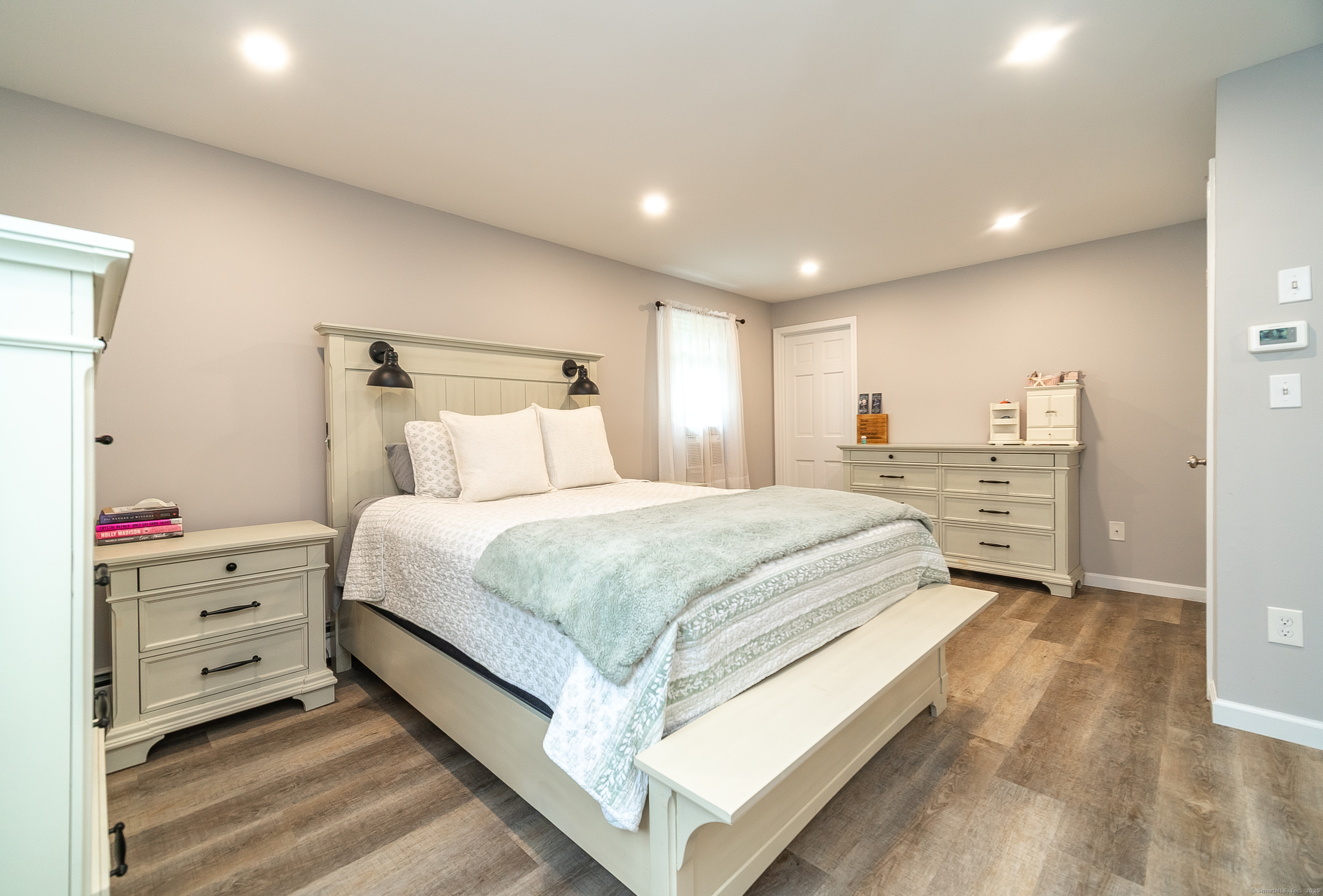 Clinton, Connecticut, 06413, United States, 3 Bedrooms Bedrooms, ,3 BathroomsBathrooms,Residential,For Sale,1939957