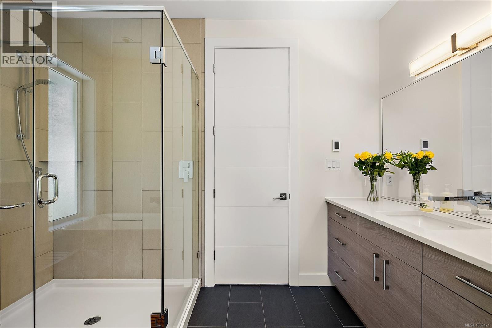 CENTRAL SAANICH, British Columbia, V8M 2G2, CA, 3 Bedrooms Bedrooms, ,4 BathroomsBathrooms,Residential,For Sale,1907005