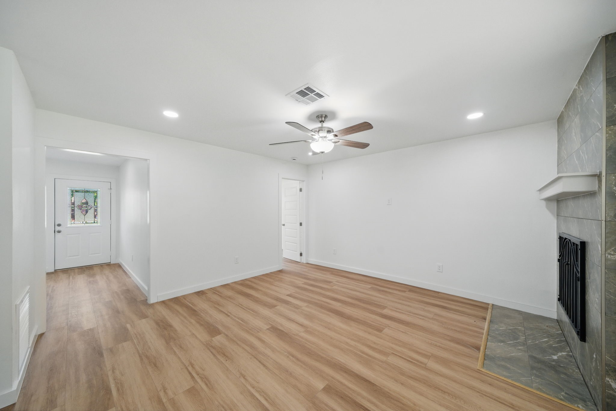  9711 Derrik Drive - 物件實景