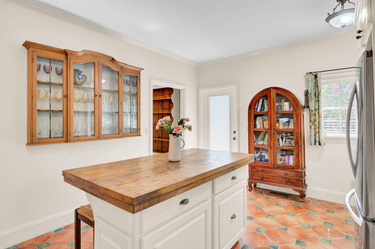 Summerville, South Carolina, 29483, United States, 3 Bedrooms Bedrooms, ,2 BathroomsBathrooms,Residential,For Sale,1938734