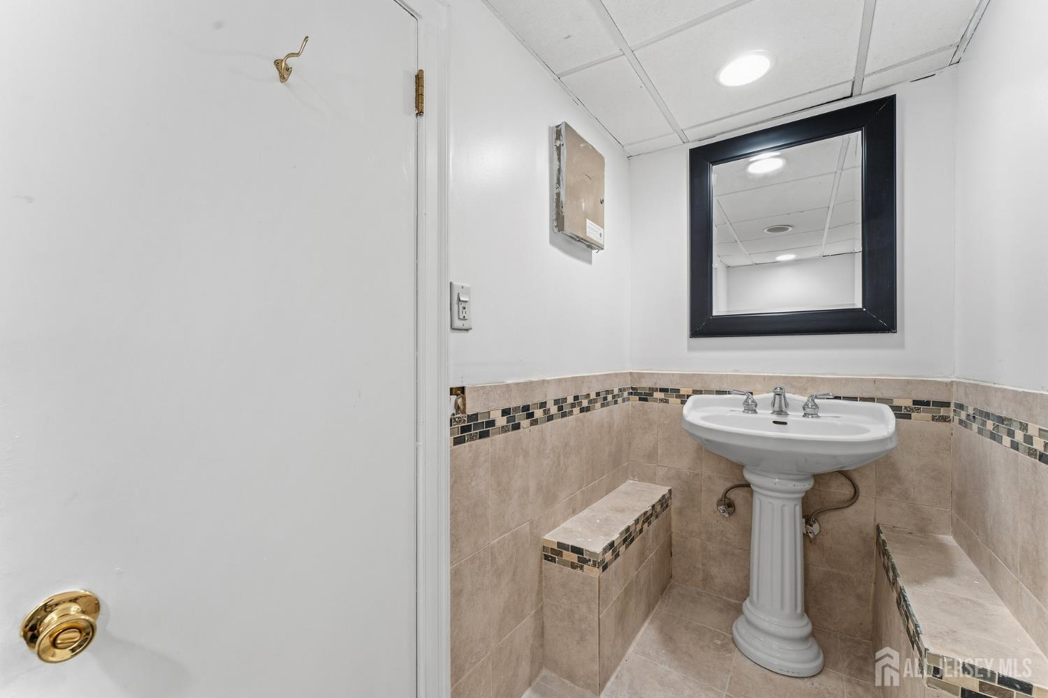 Dunellen, New Jersey, 08812, United States, 3 Bedrooms Bedrooms, ,2 BathroomsBathrooms,Residential,For Sale,1991582