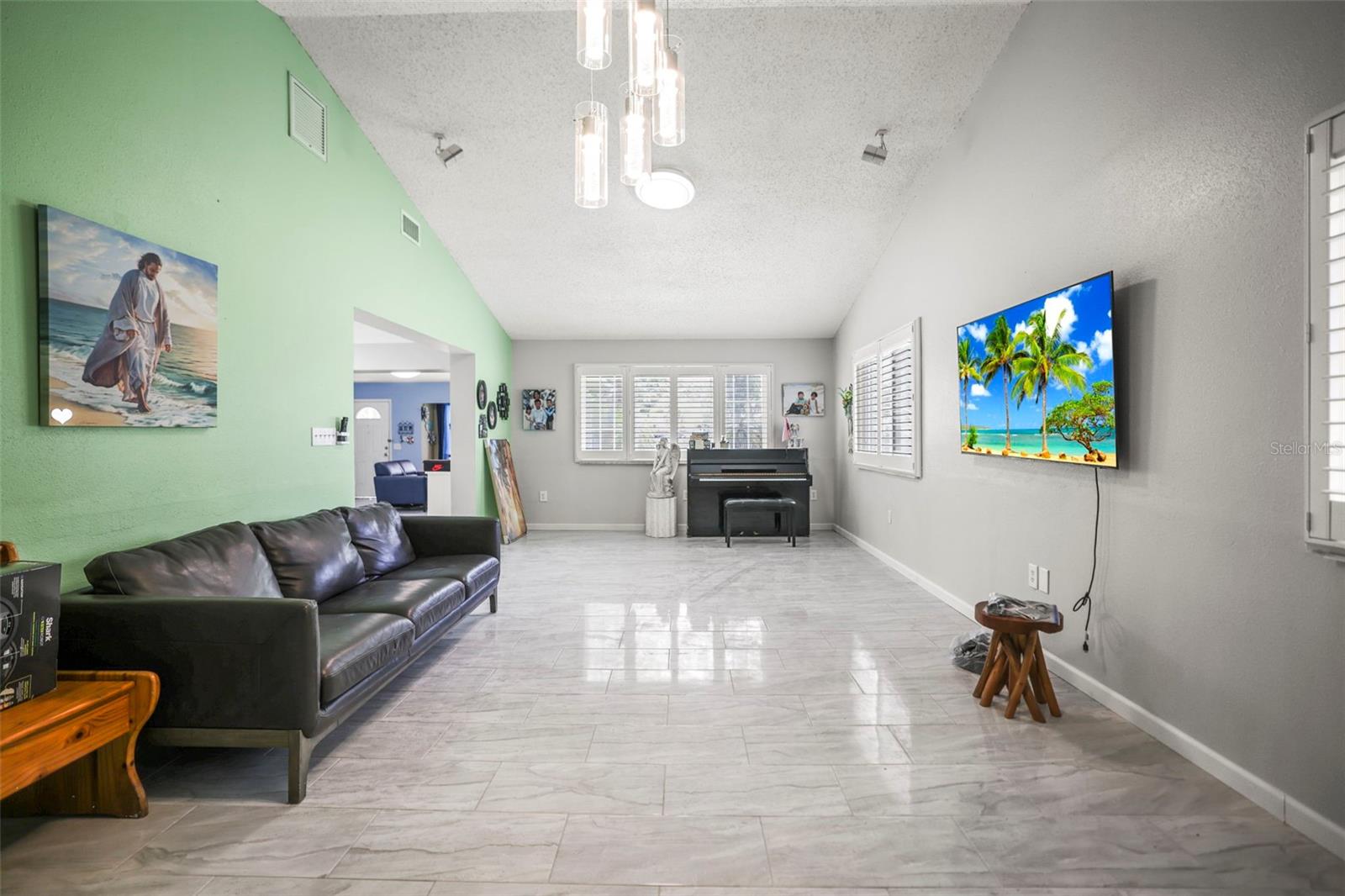 Clearwater, Florida, 33760, United States, 3 Bedrooms Bedrooms, ,2 BathroomsBathrooms,Residential,For Sale,1826177
