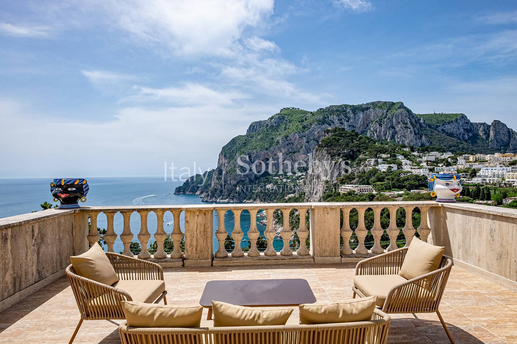  Neoclassical villa with a breath taking view - 物件實景