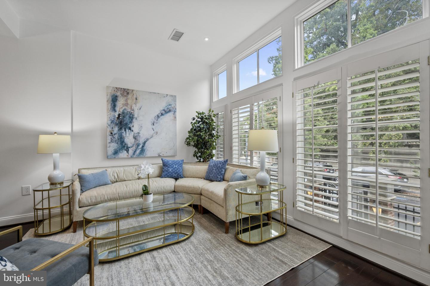 Washington, District of Columbia, 20009, United States, 2 Bedrooms Bedrooms, ,3 BathroomsBathrooms,Residential,For Sale,1950810