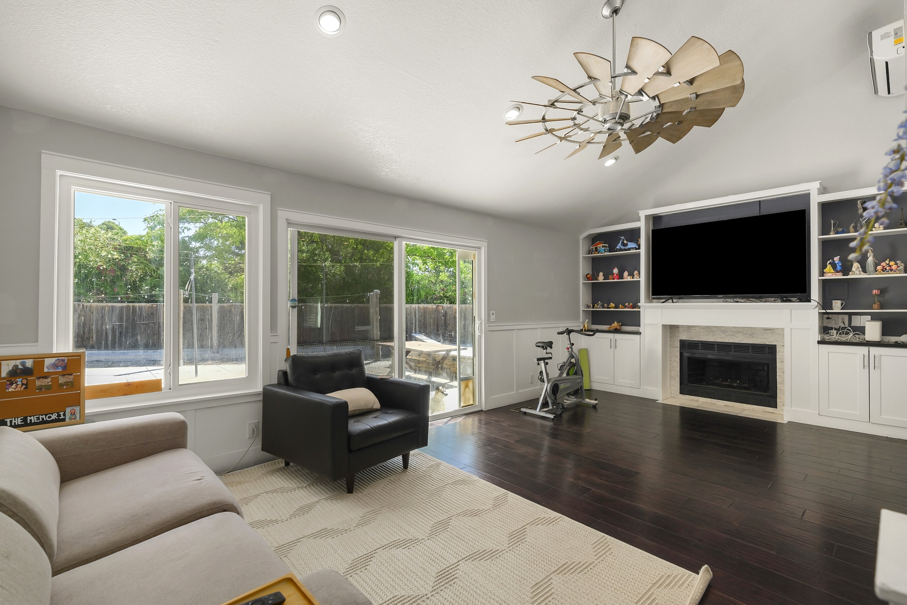  Thoughtfully Reimagined Home with Expansive Grounds and Endless Possibilities - 物件實景