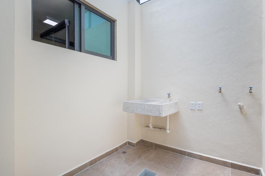 MAGDALENA, Tlalnepantla de Baz, Estado de méxico, 54170, Mexico, 4 Bedrooms Bedrooms, ,2 BathroomsBathrooms,Residential,For Sale,MAGDALENA,1583735