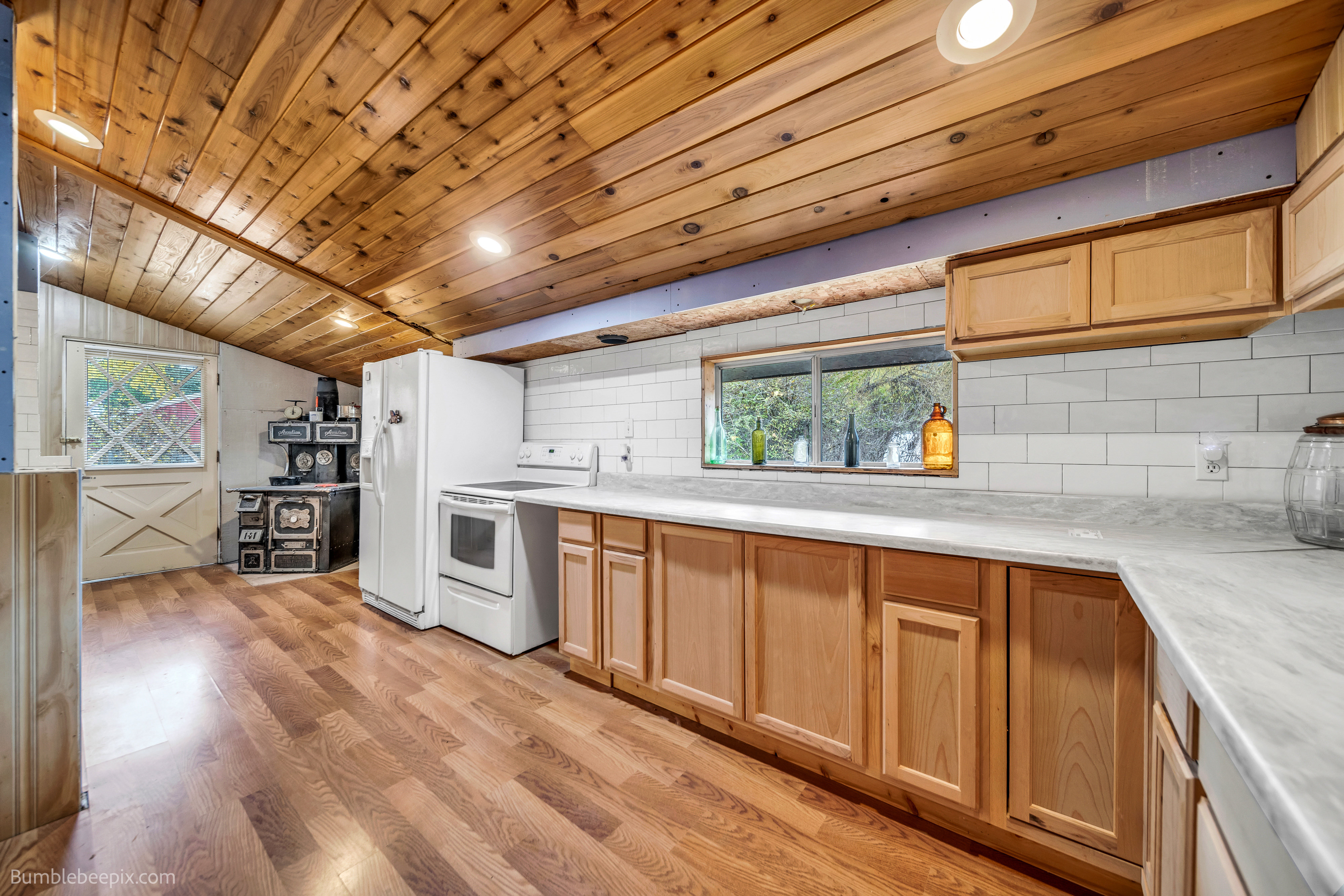 Cusick, Washington, 99119, United States, 4 Bedrooms Bedrooms, ,1 BathroomBathrooms,Residential,For Sale,1988641