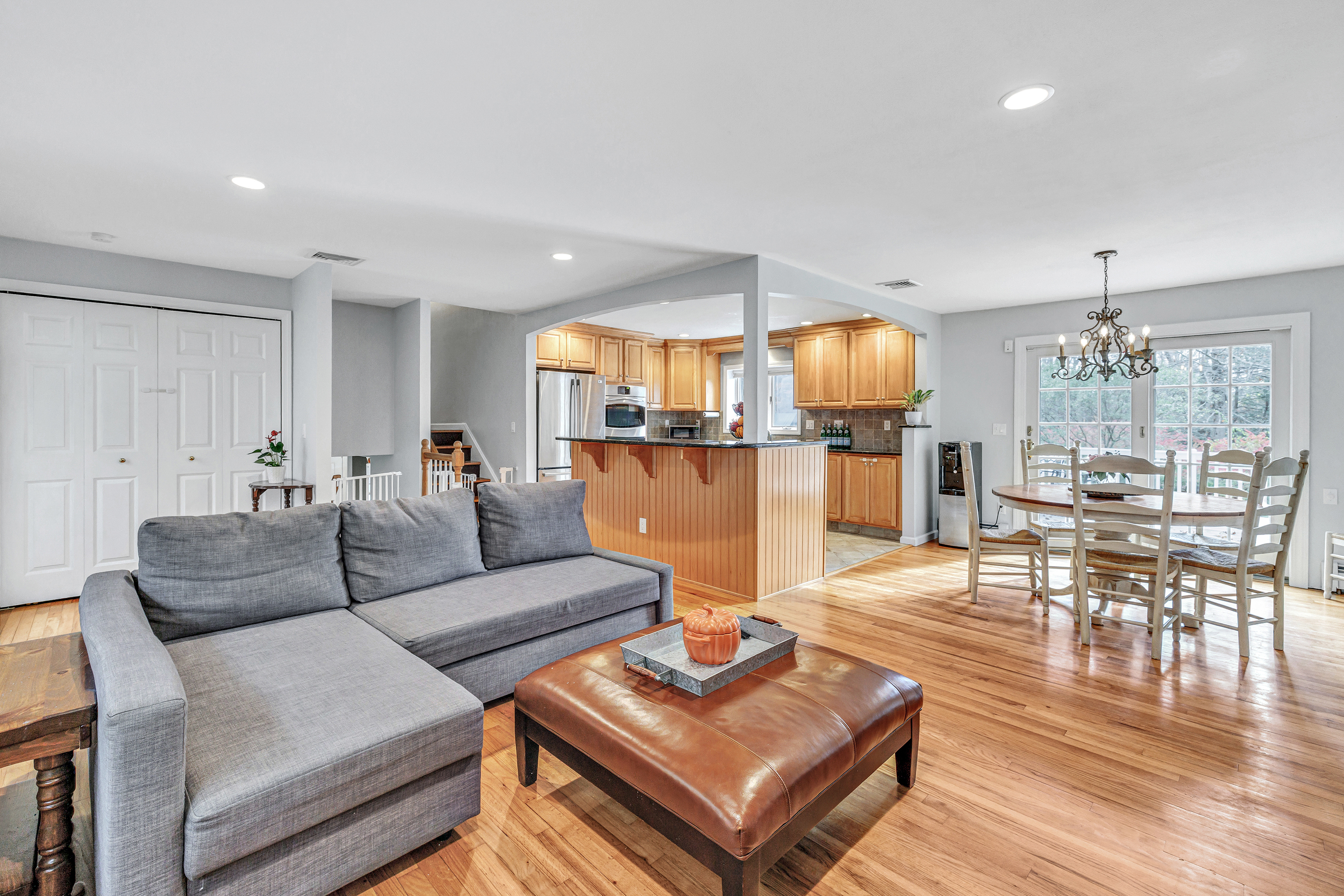 Monroe, Connecticut, 06468, United States, 4 Bedrooms Bedrooms, ,3 BathroomsBathrooms,Residential,For Sale,1989418