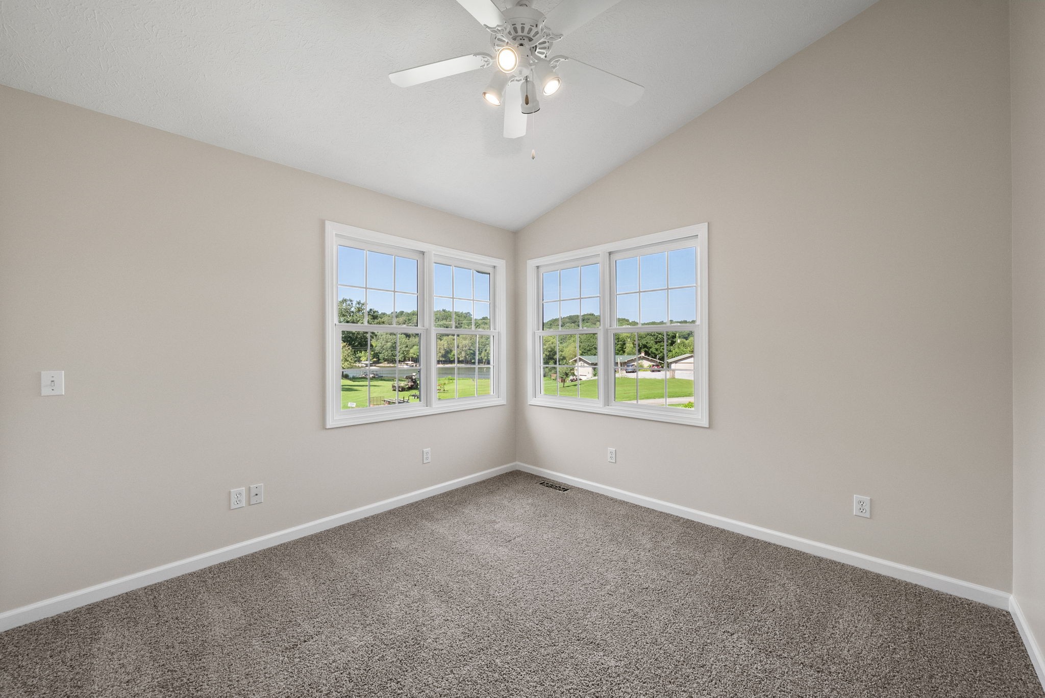 Cadiz, Kentucky, 42211, United States, 4 Bedrooms Bedrooms, ,3 BathroomsBathrooms,Residential,For Sale,1977115