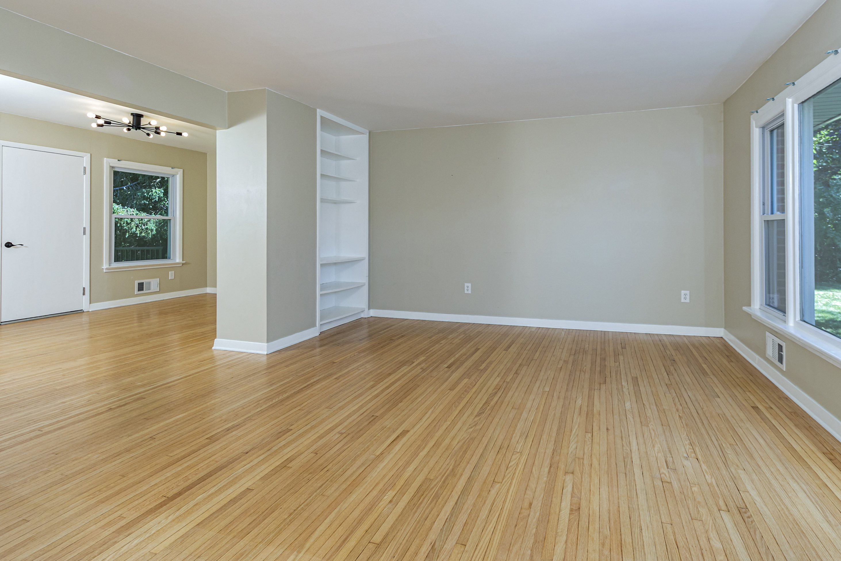  Move-In Ready Ranch in a Terrific Location - 物件實景