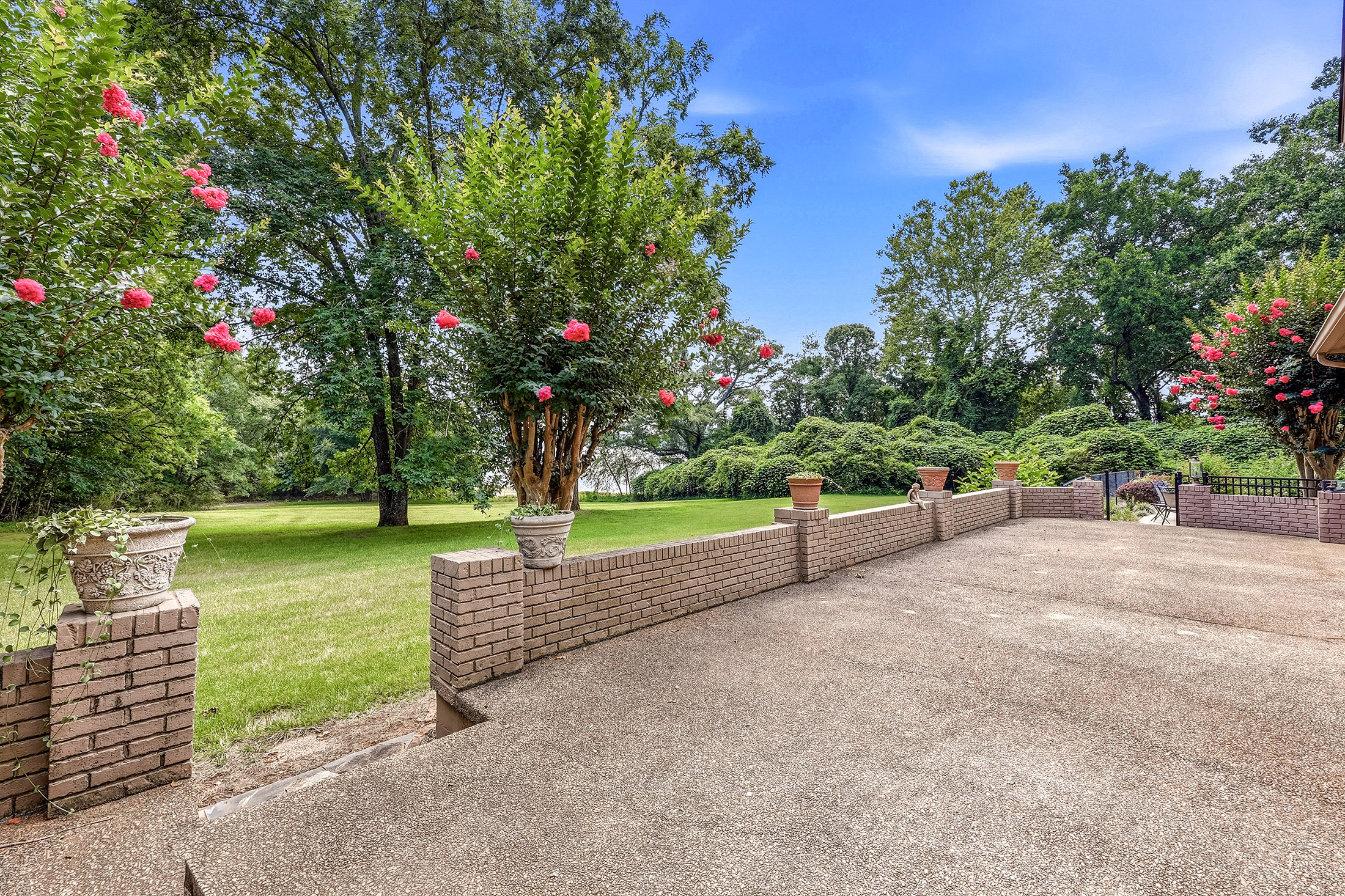  Lakefront Estate with Private Dock, Guest Home and Pool - 物件實景