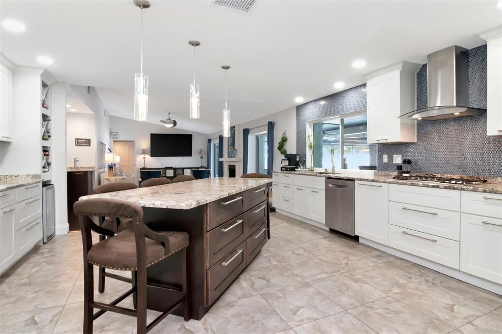 Clearwater, Florida, 33761, United States, 5 Bedrooms Bedrooms, ,3 BathroomsBathrooms,Residential,For Sale,1991990